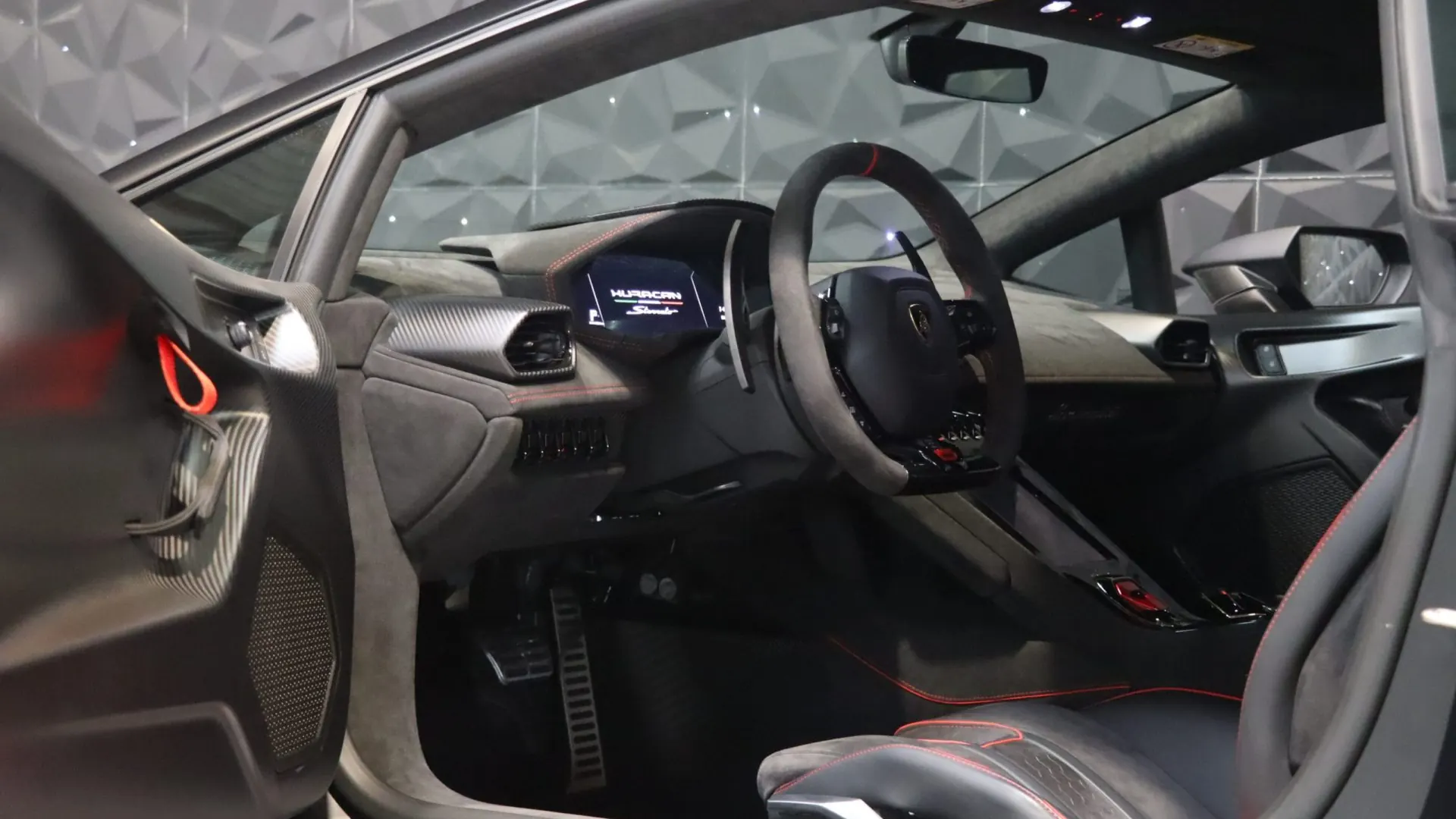Lamborghini HURACAN — photo 8