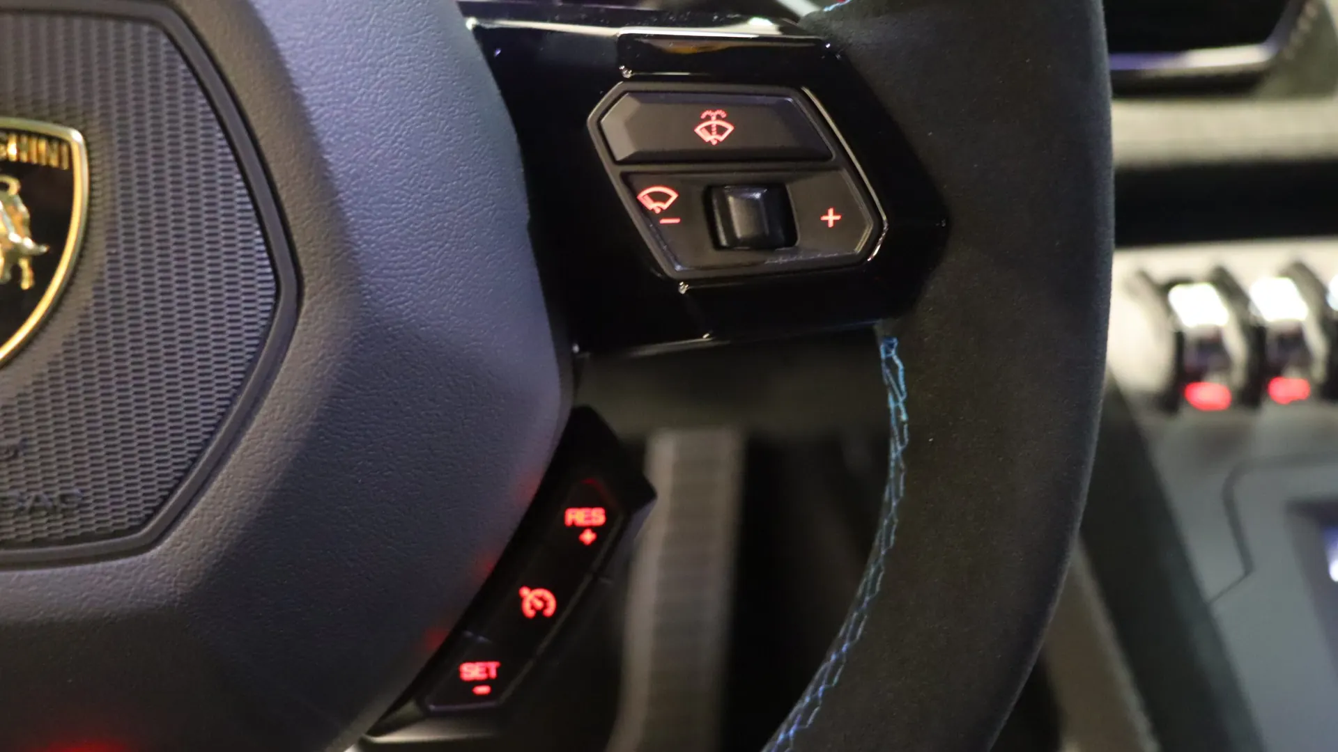 Lamborghini HURACAN — photo 17