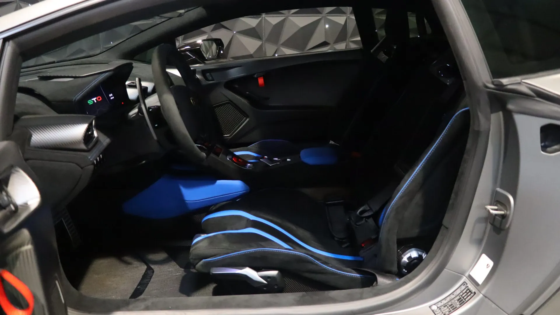 Lamborghini HURACAN — photo 7