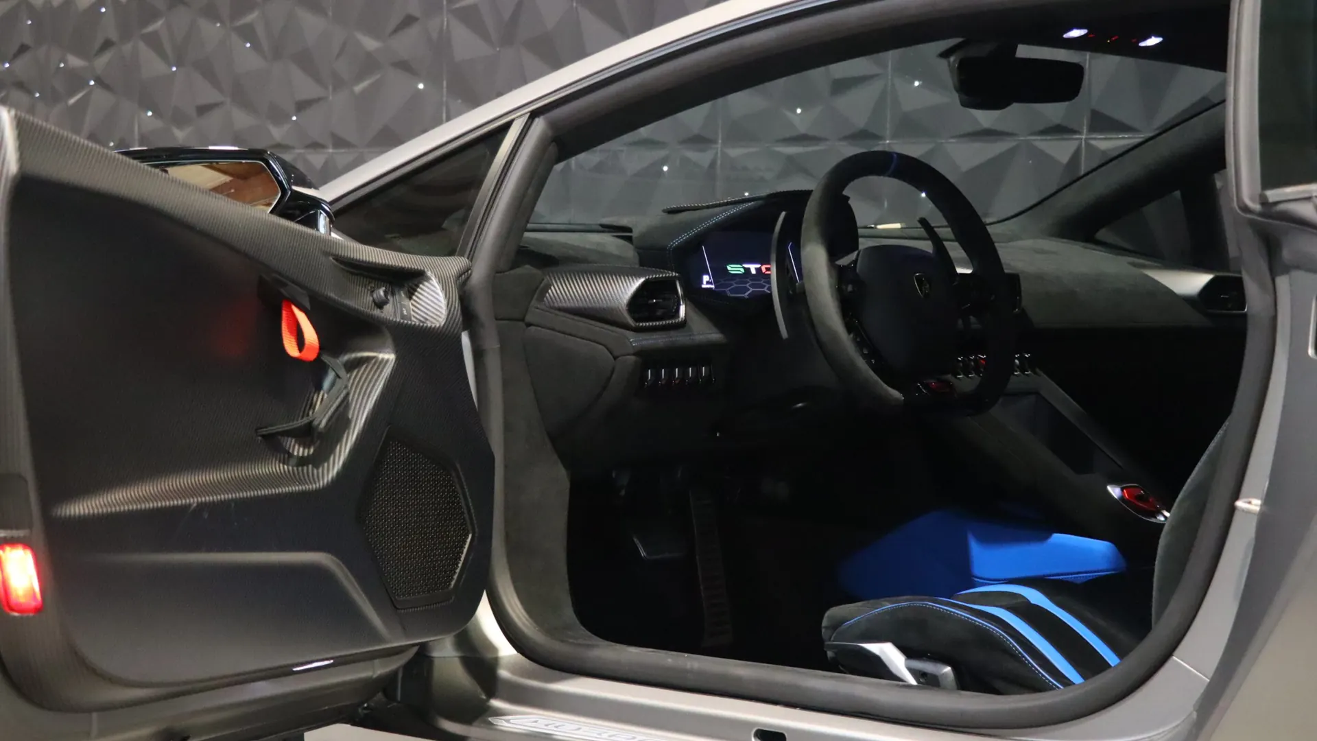 Lamborghini HURACAN — photo 8