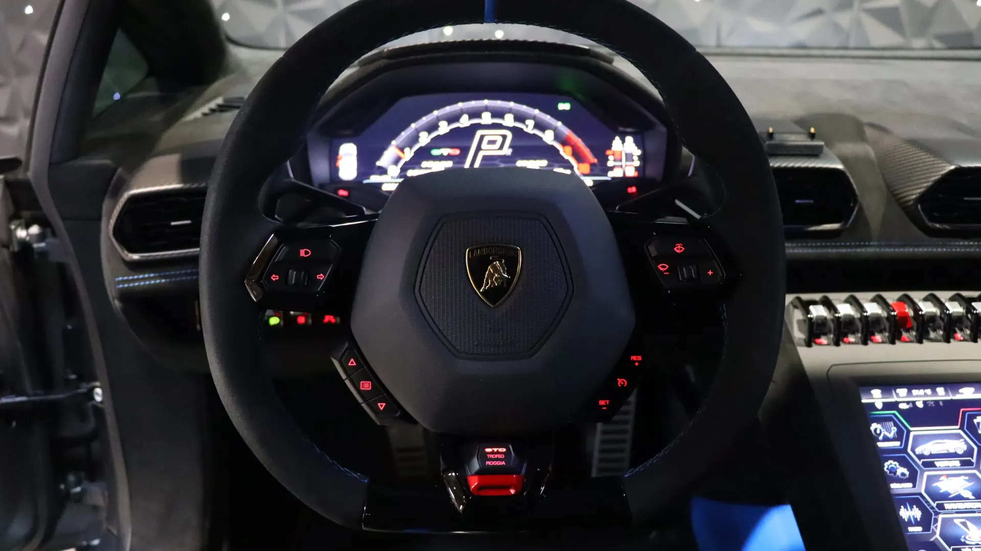 Lamborghini HURACAN — photo 9