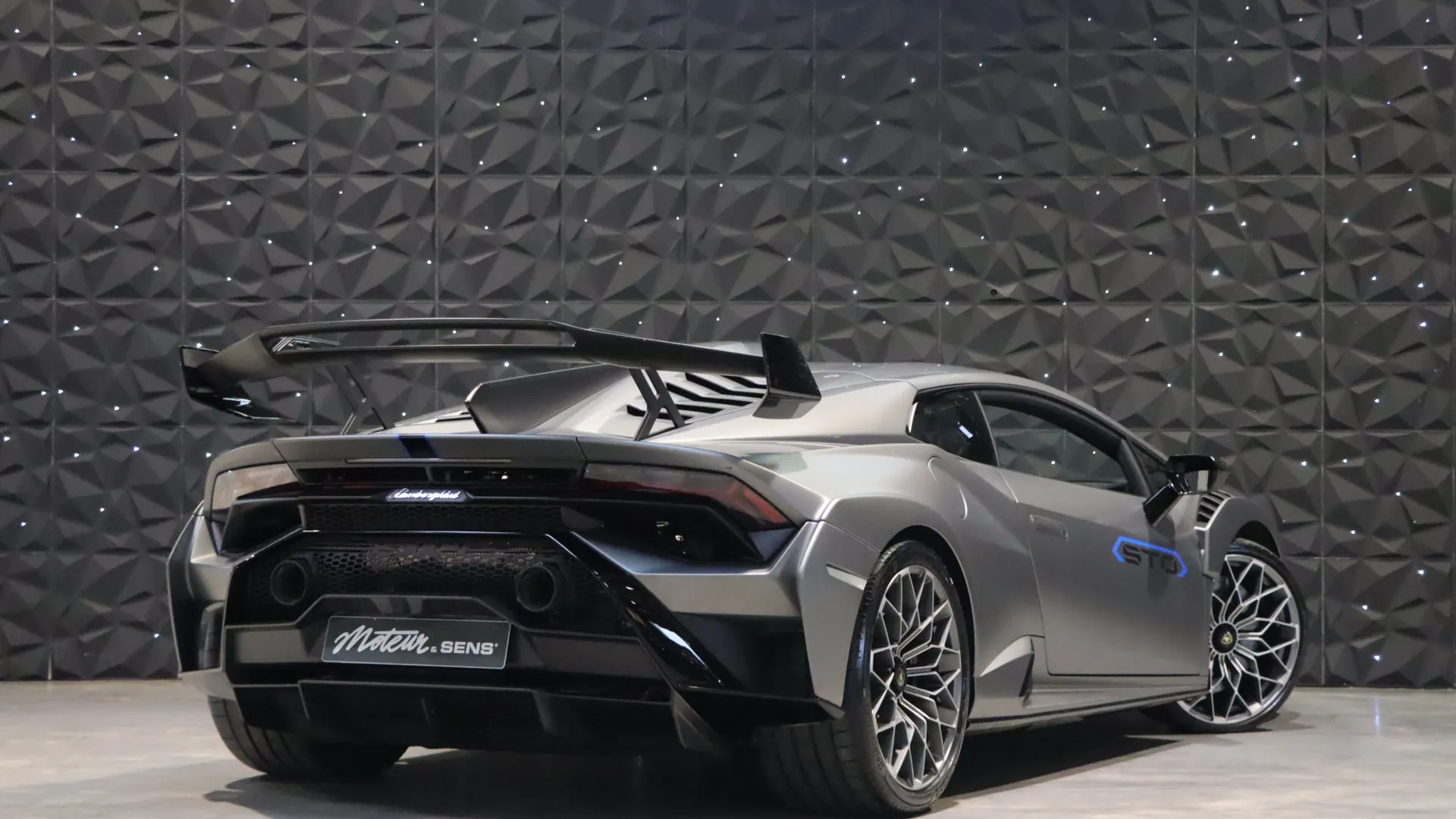 Lamborghini HURACAN — photo 2