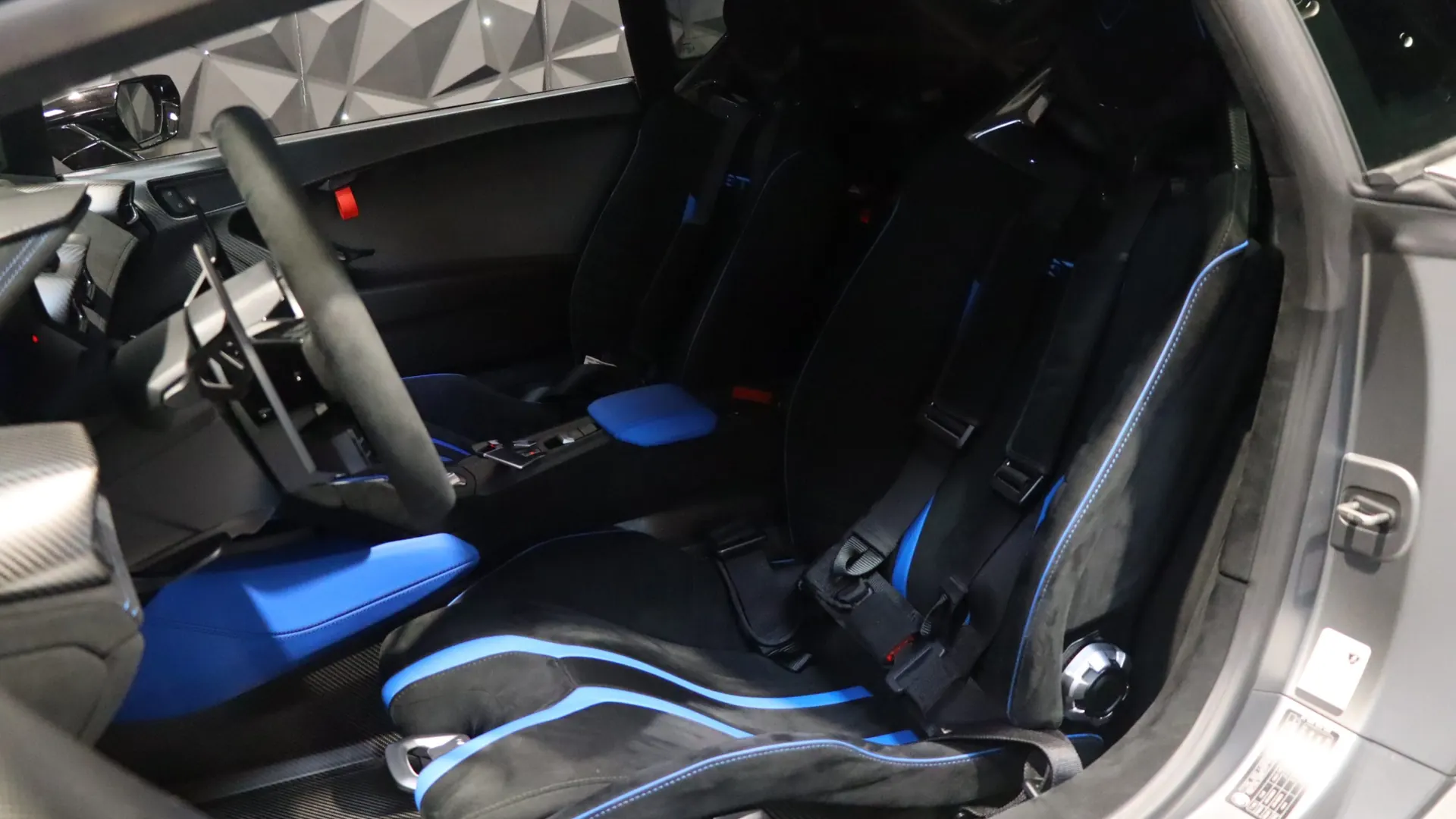 Lamborghini HURACAN — photo 6