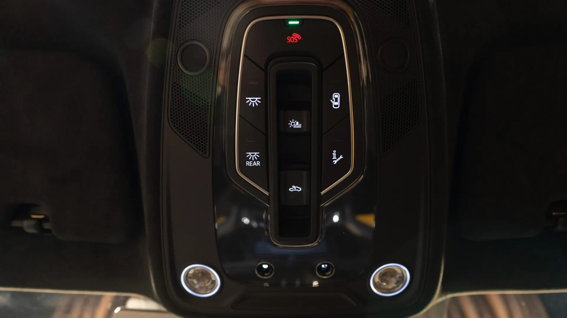 Lamborghini URUS — photo 35