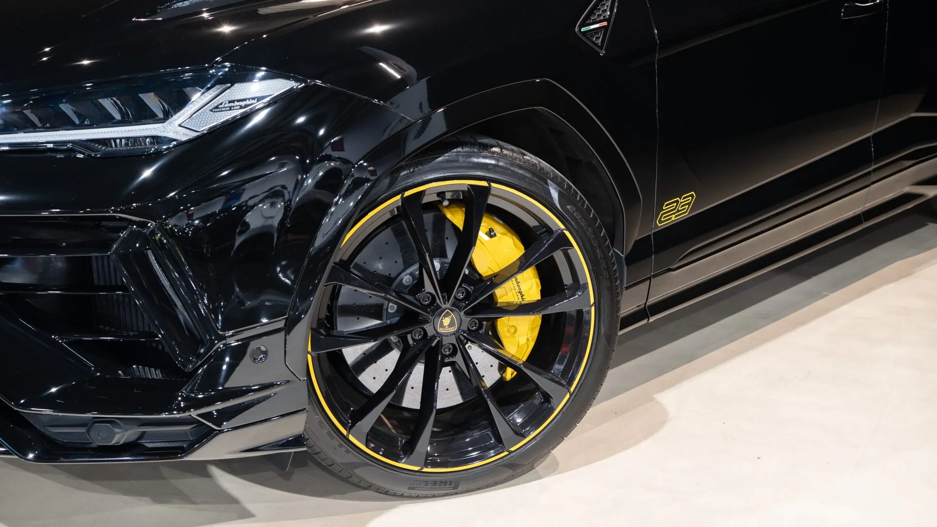 Lamborghini URUS — photo 44
