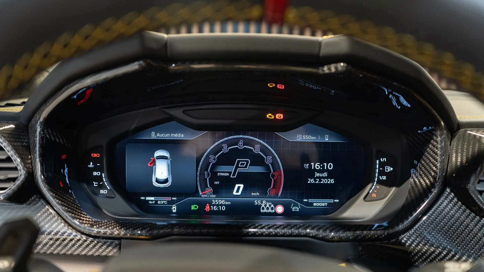 Lamborghini URUS — photo 25