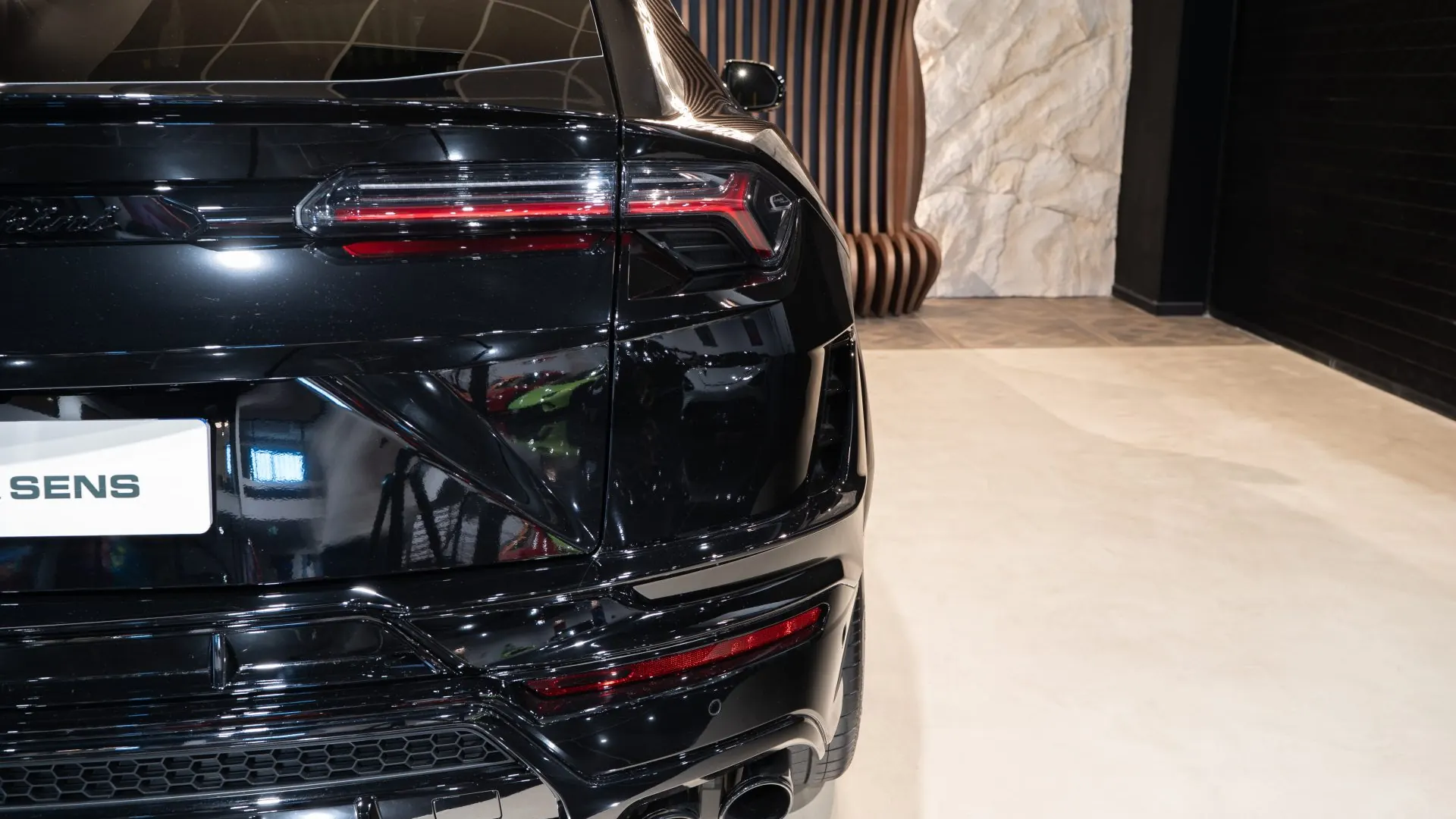 Lamborghini URUS — photo 50