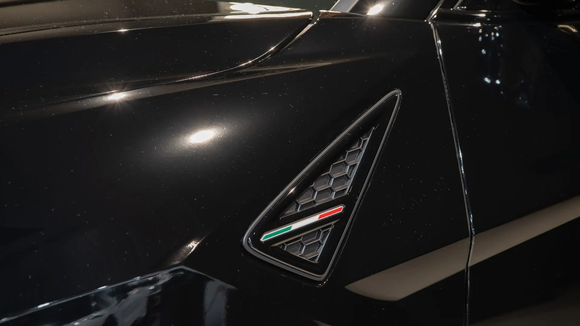 Lamborghini URUS — photo 45