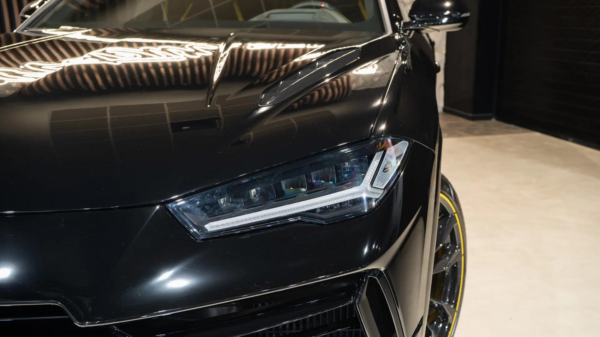 Lamborghini URUS — photo 42