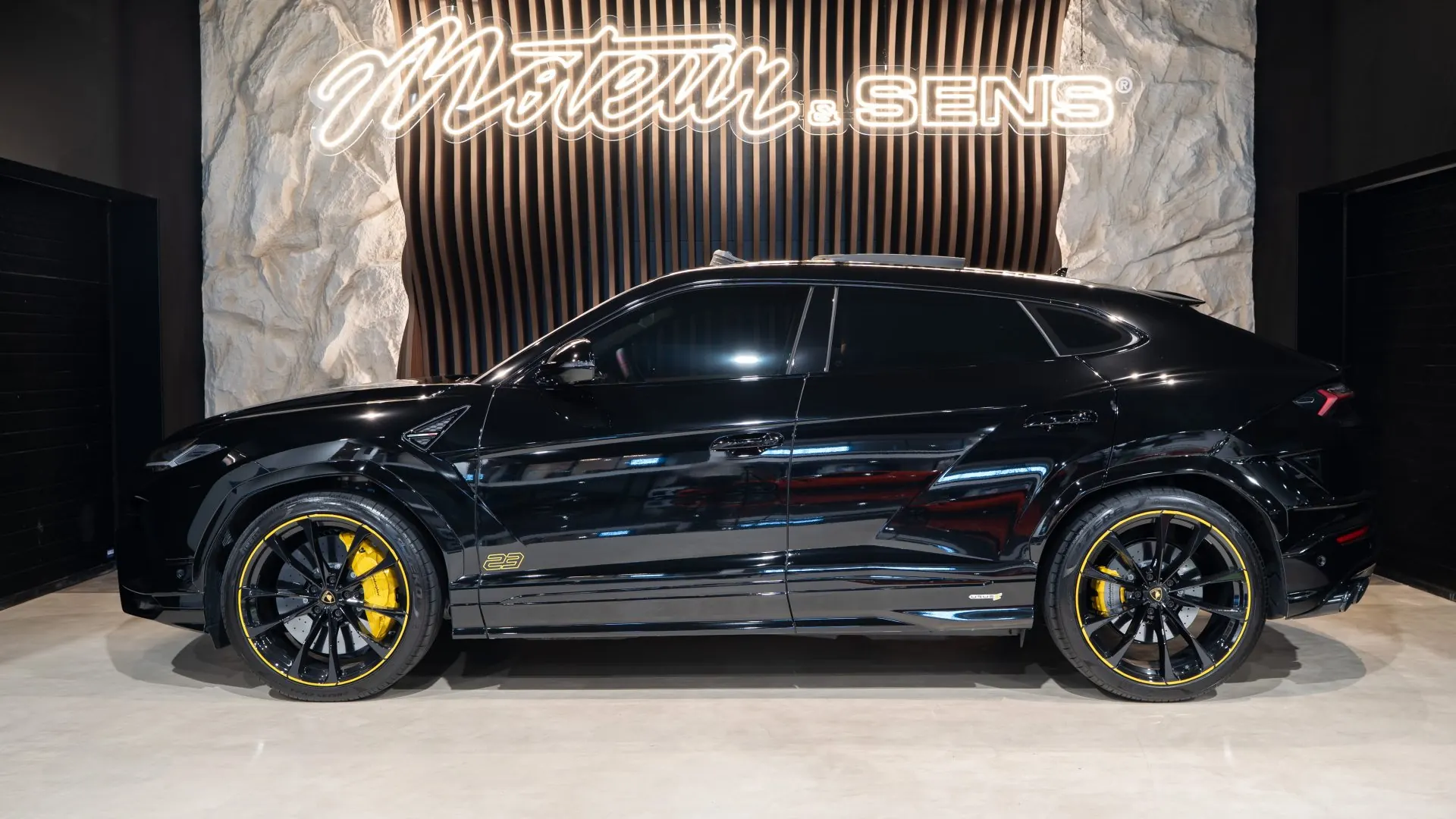 Lamborghini URUS — photo 6