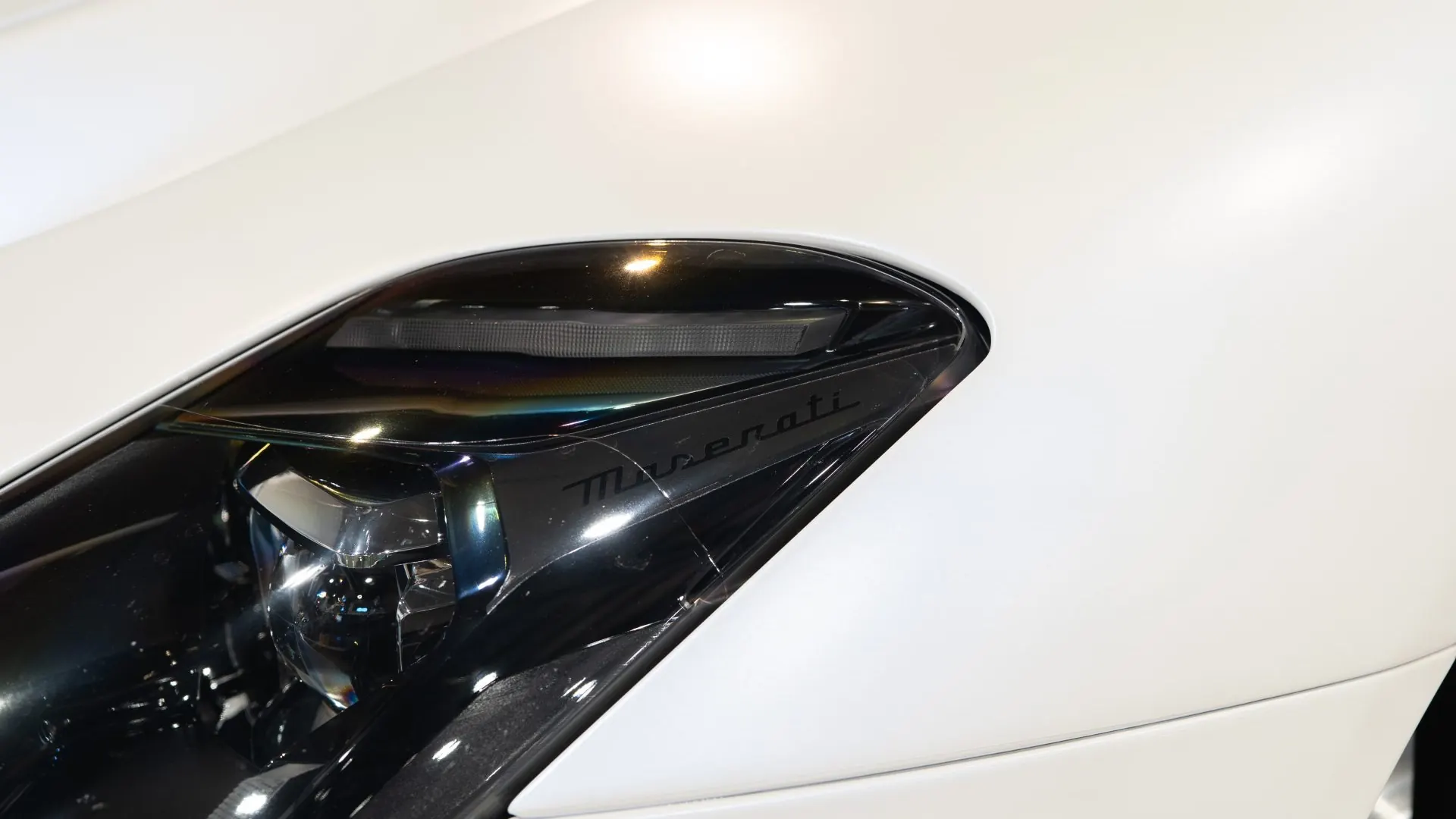 Maserati MC20 — photo 41