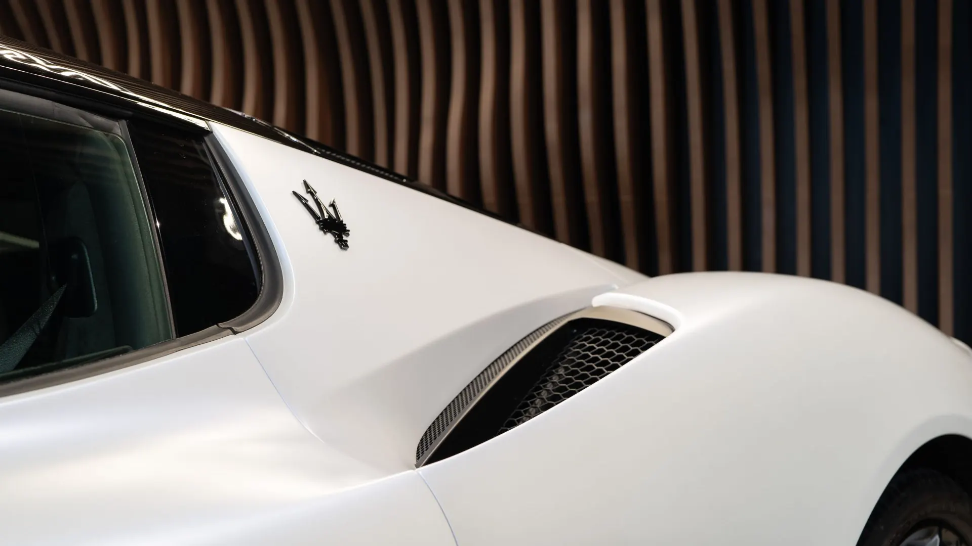 Maserati MC20 — photo 40