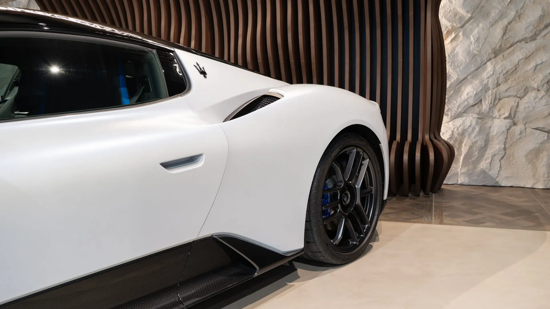 Maserati MC20 — photo 49