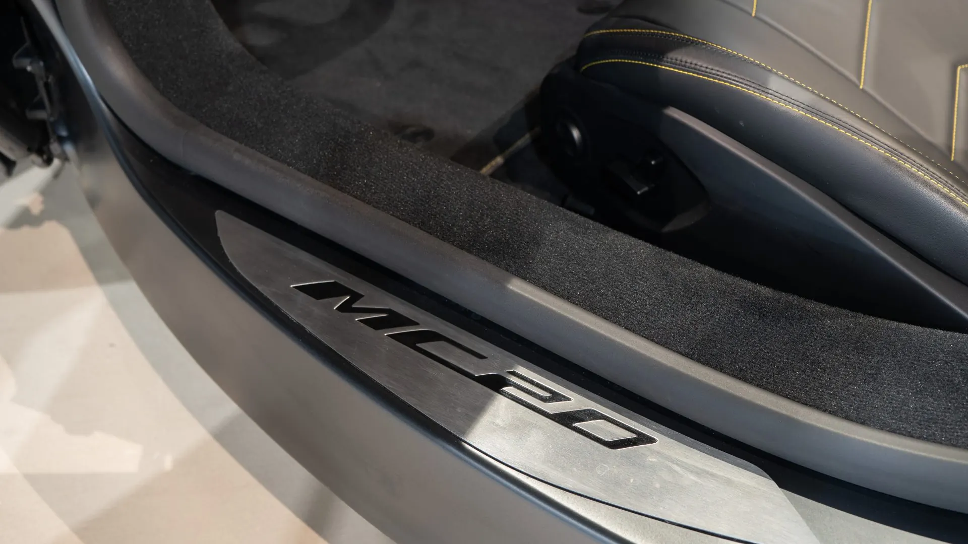 Maserati MC20 — photo 11