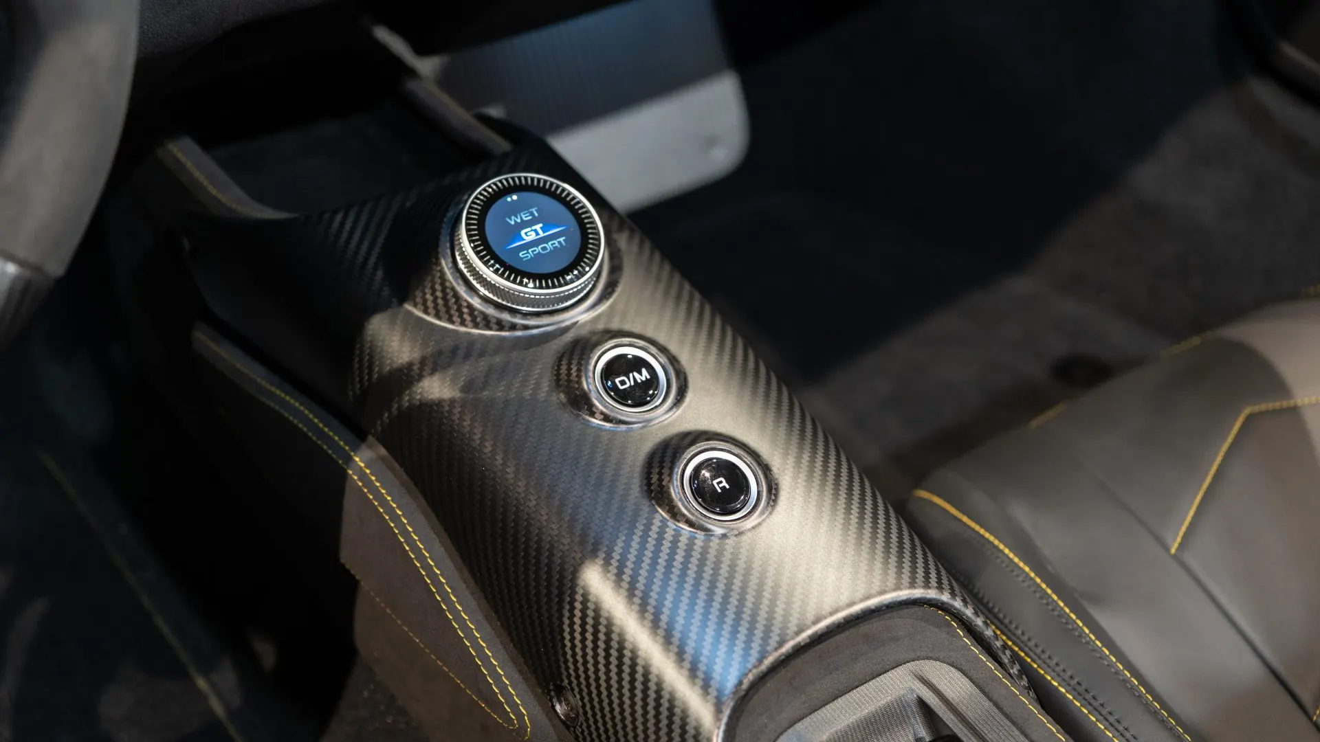 Maserati MC20 — photo 13