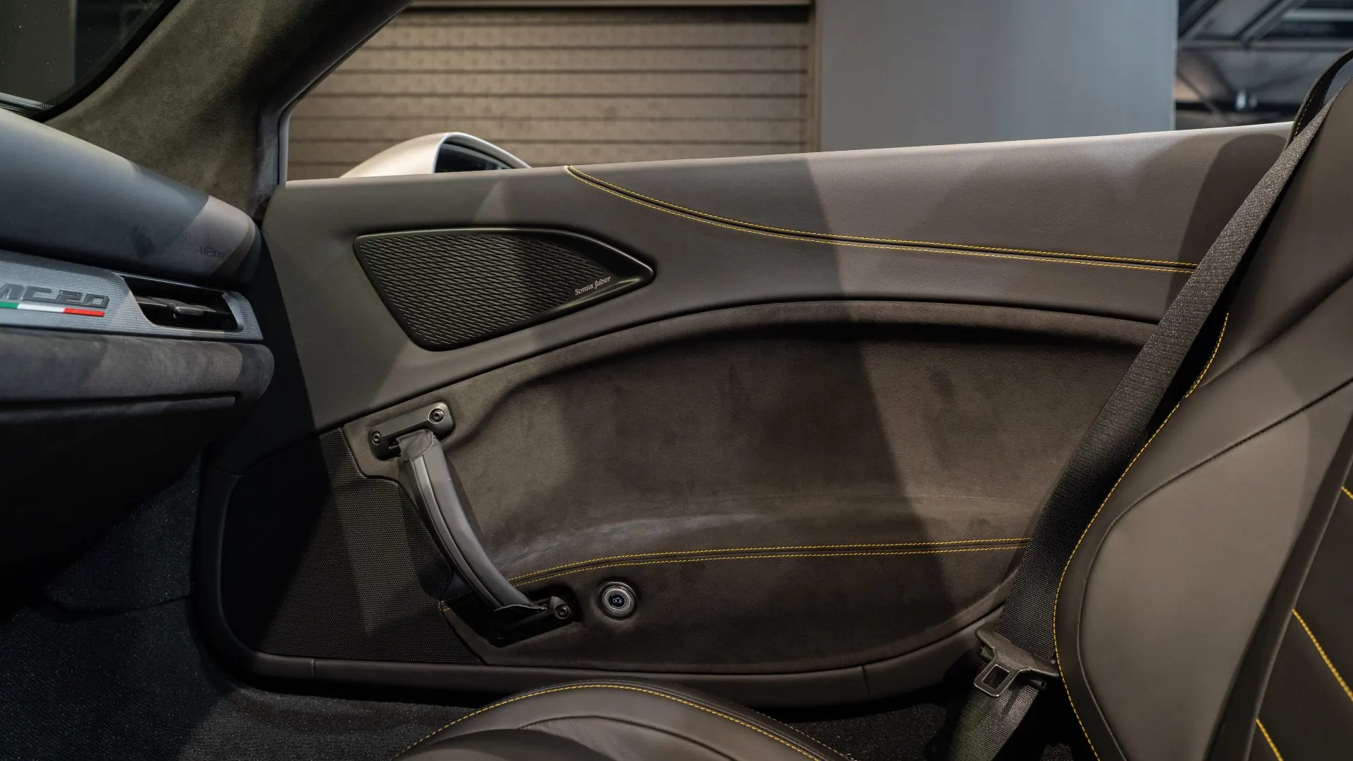 Maserati MC20 — photo 22