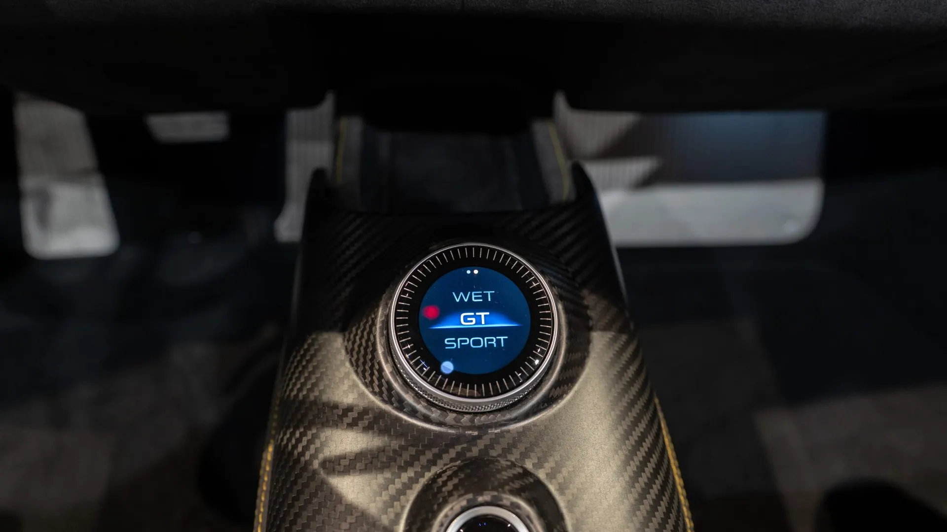 Maserati MC20 — photo 33