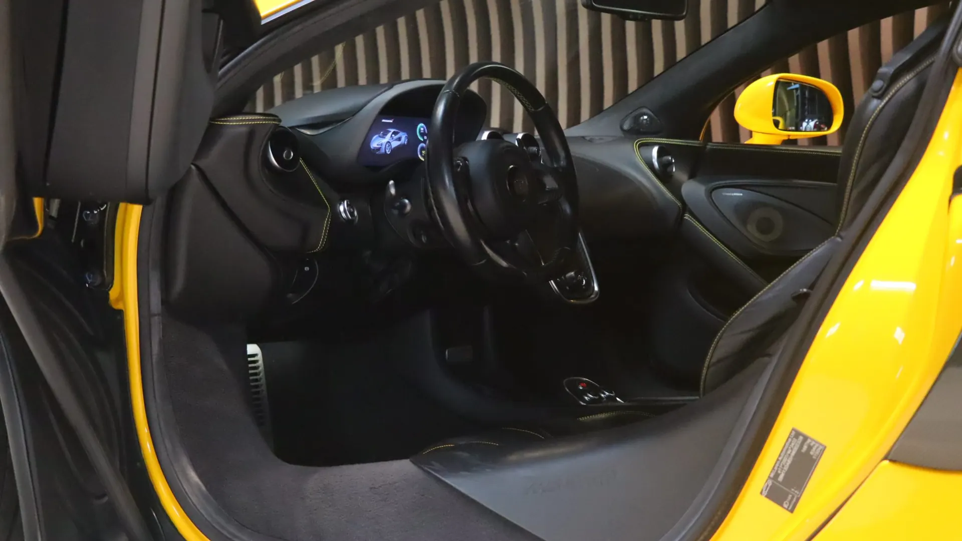 McLaren 570S — photo 8