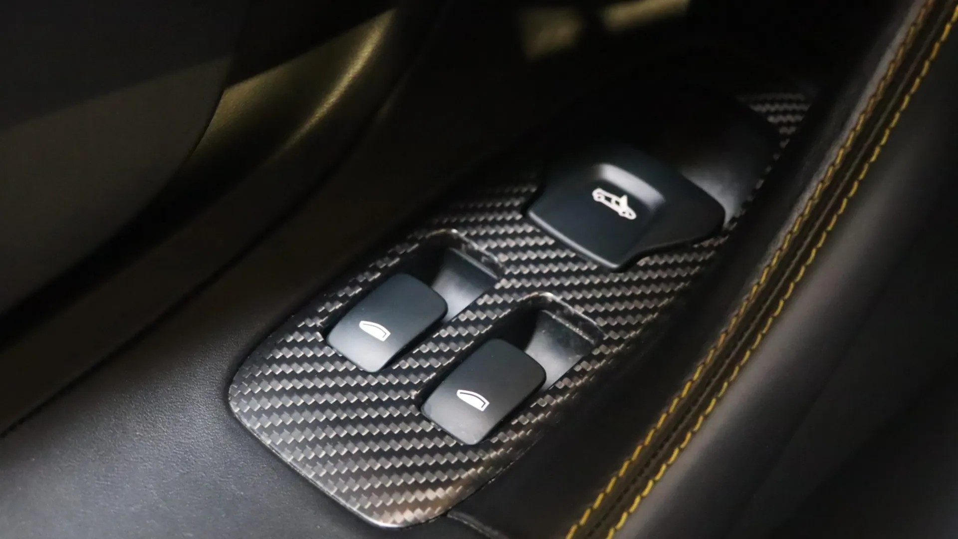 McLaren 570S — photo 12