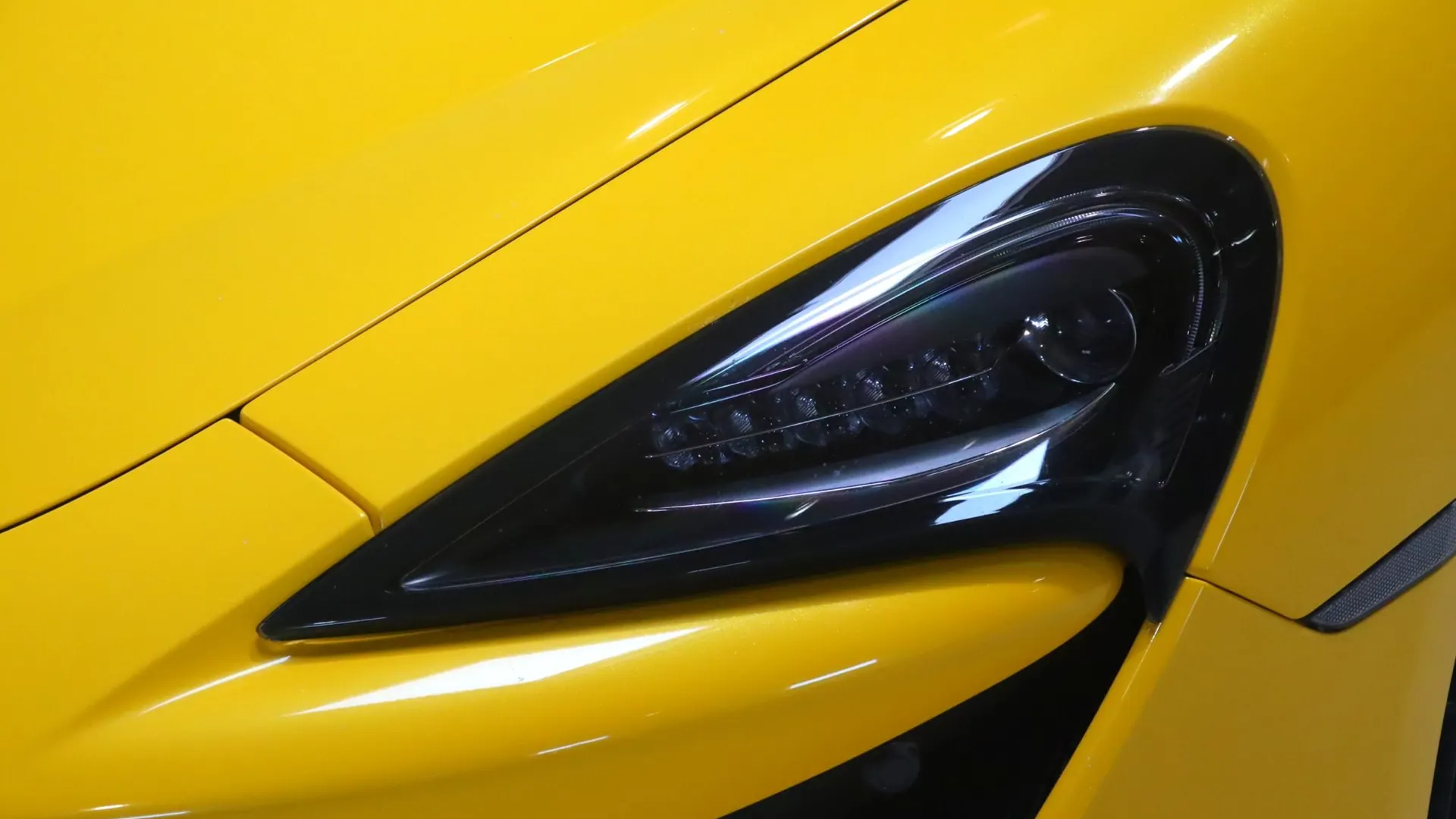 McLaren 570S — photo 34