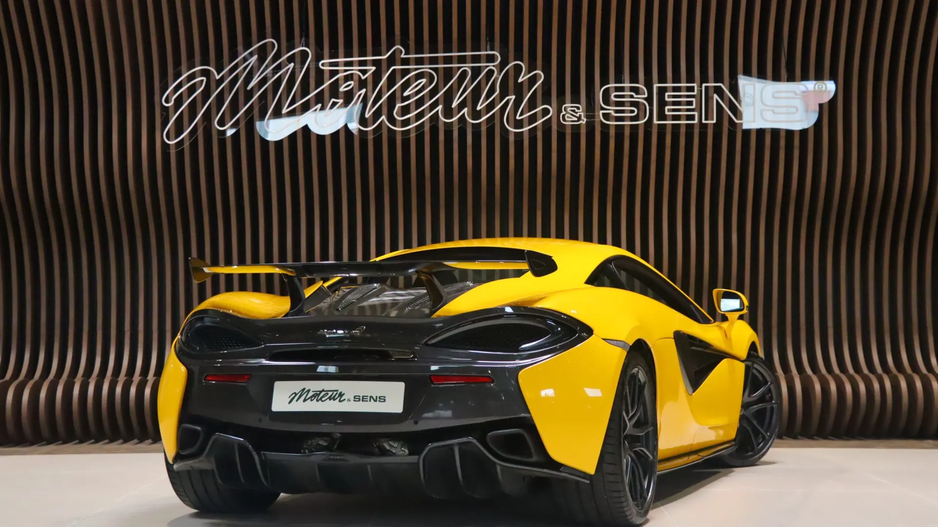 McLaren 570S — photo 2