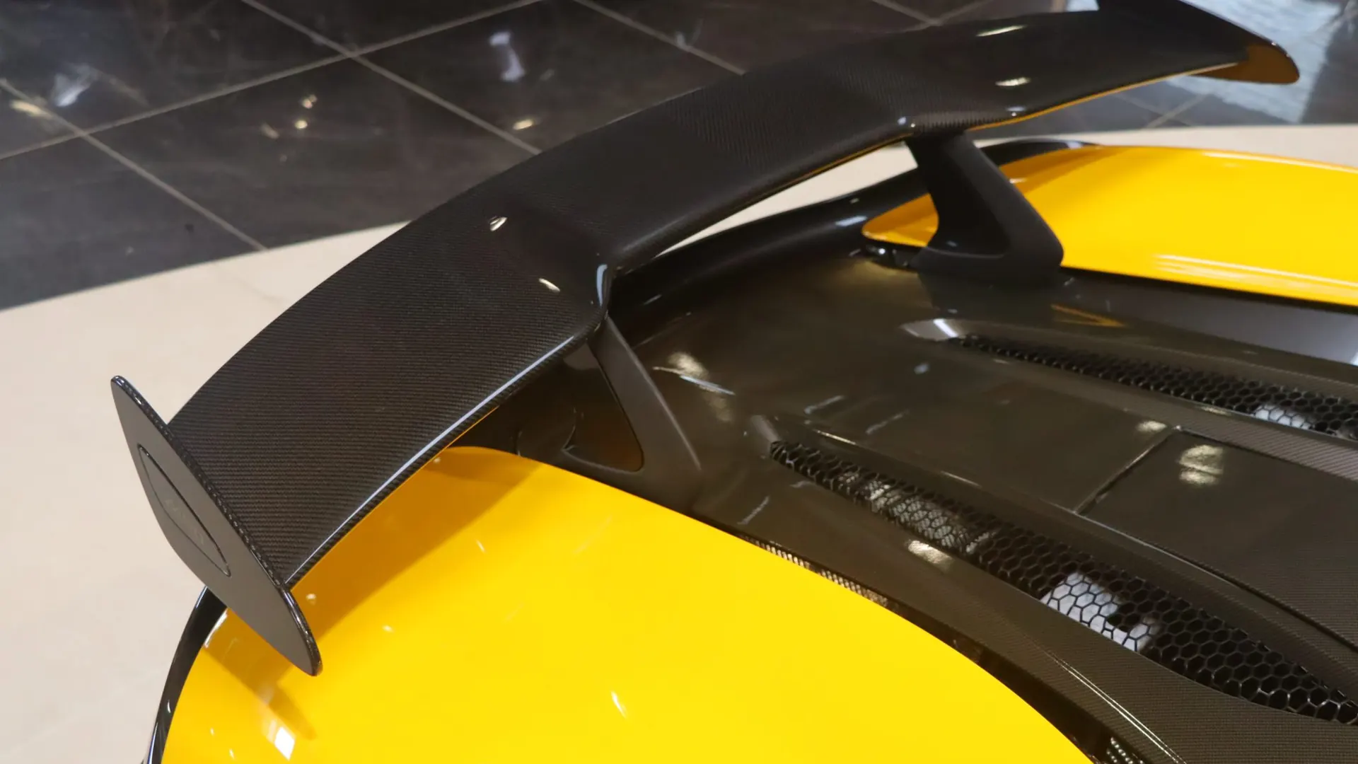 McLaren 570S — photo 44