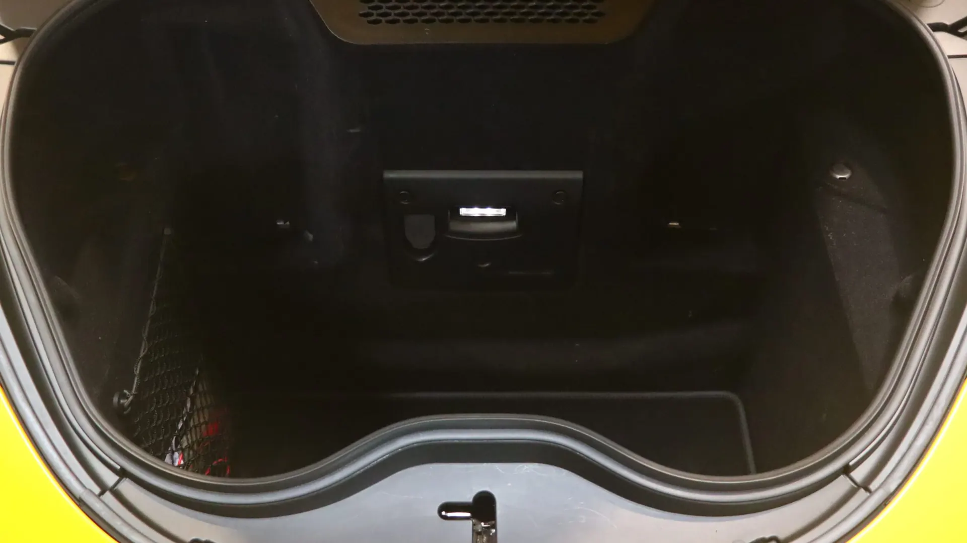McLaren 570S — photo 36