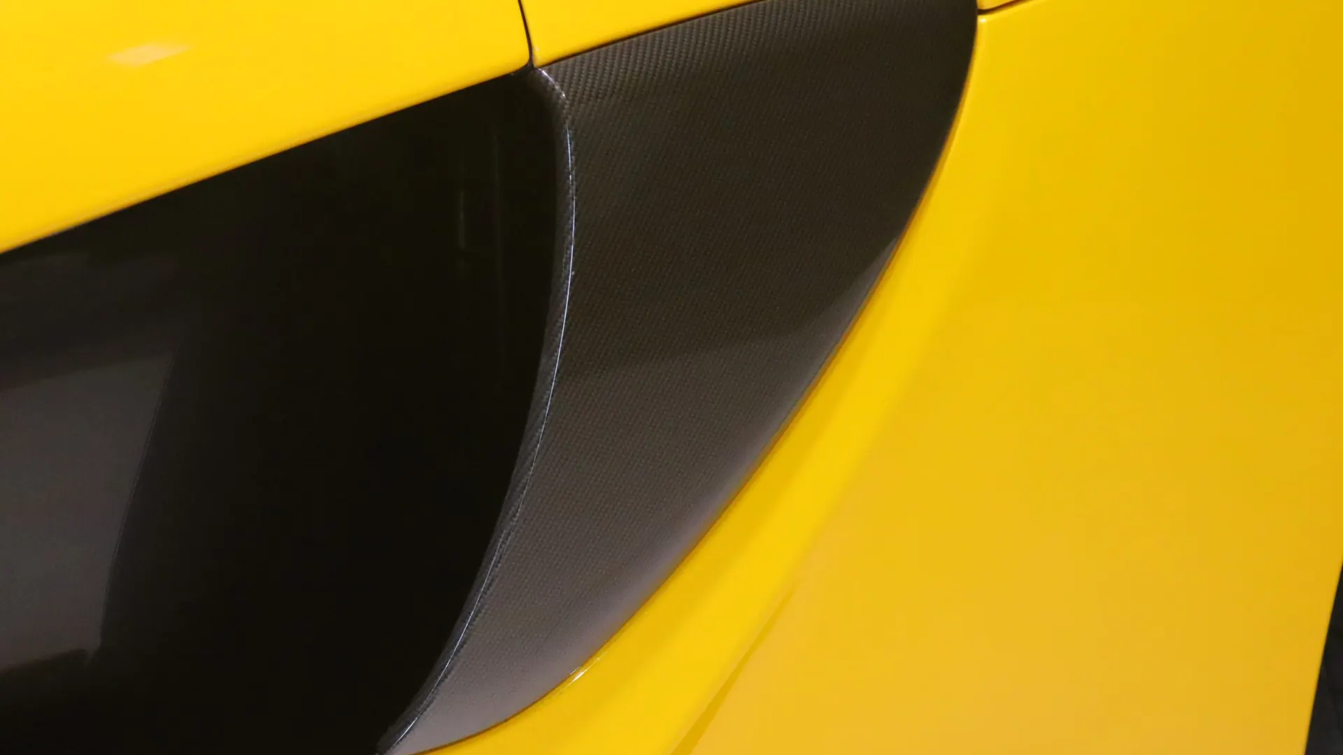 McLaren 570S — photo 43