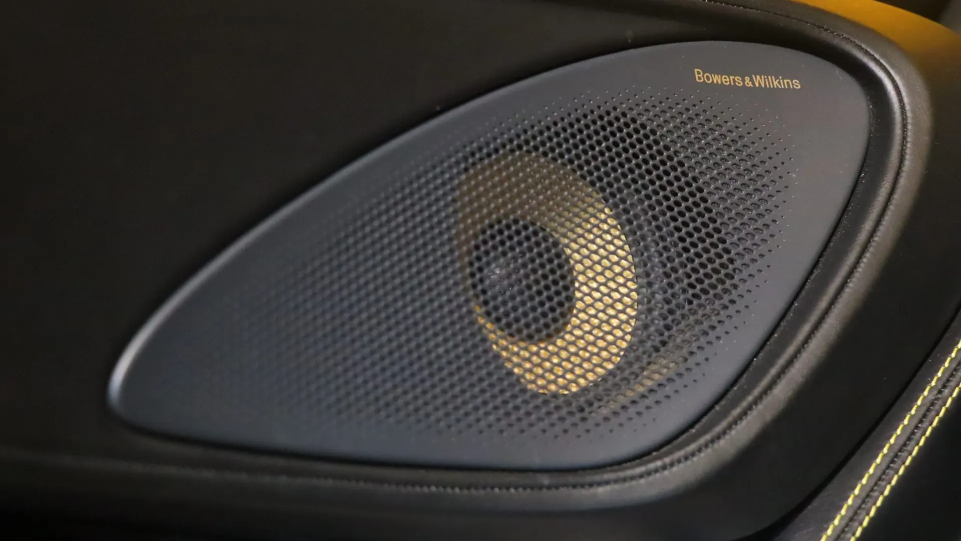 McLaren 570S — photo 11