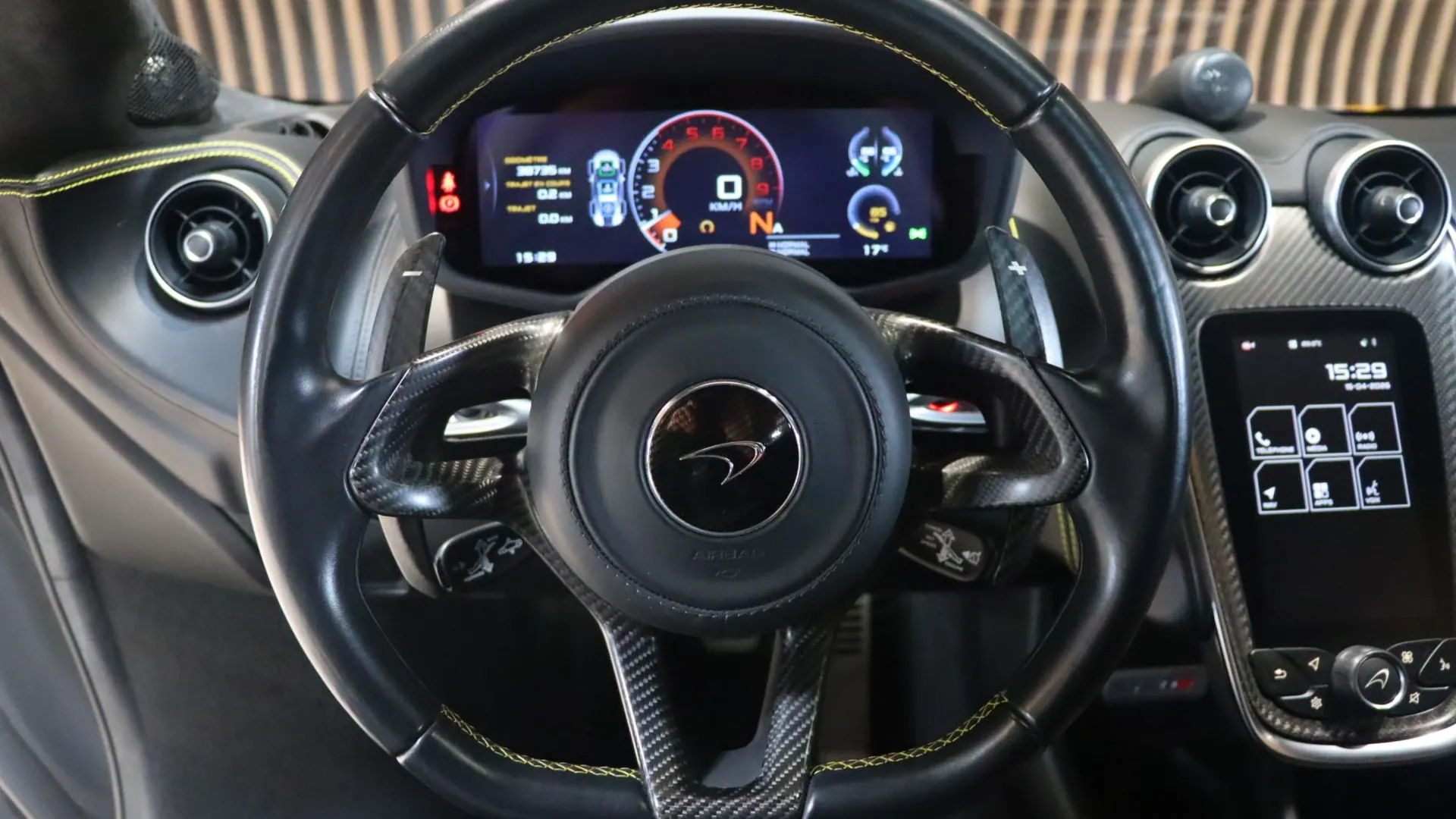 McLaren 570S — photo 9