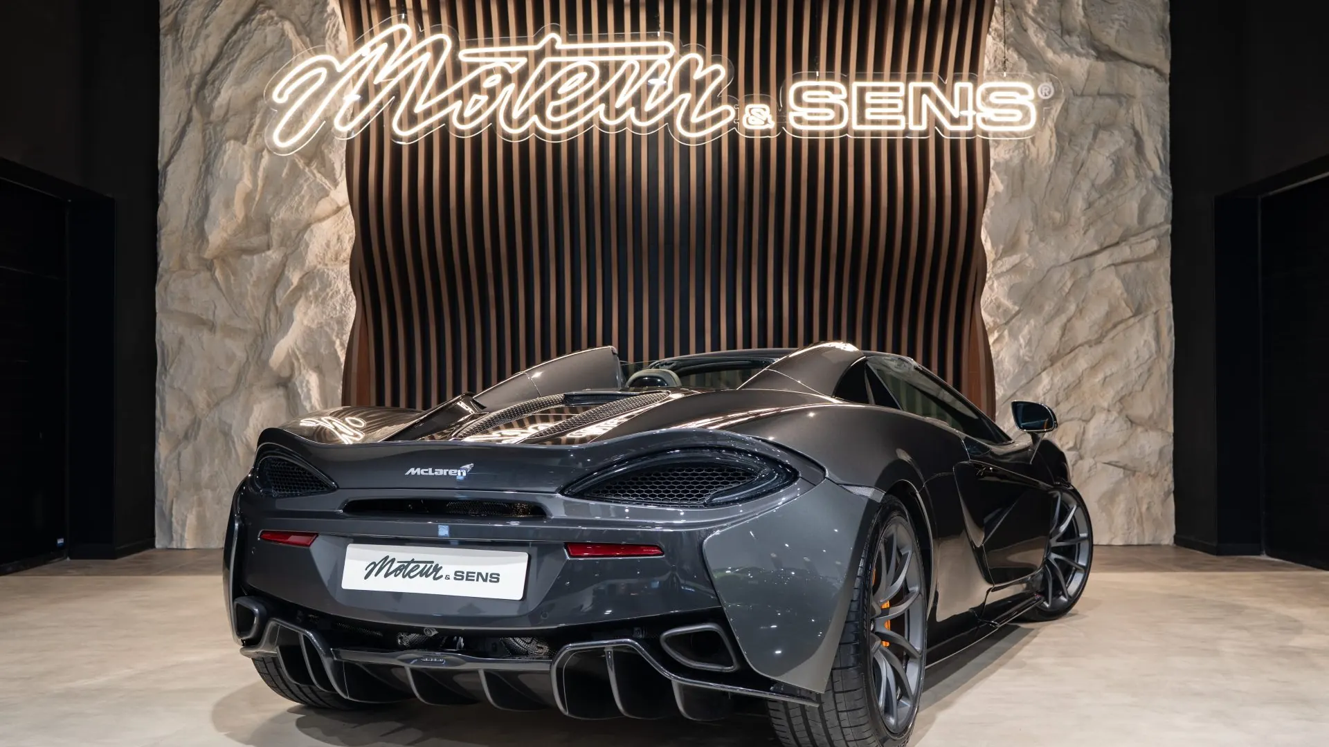 McLaren 570S — photo 2