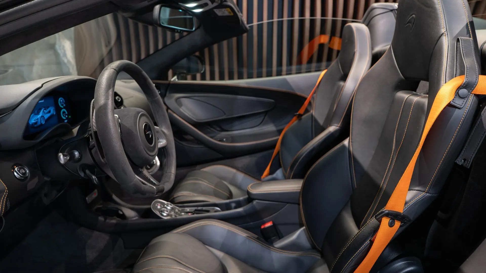 McLaren 570S — photo 10
