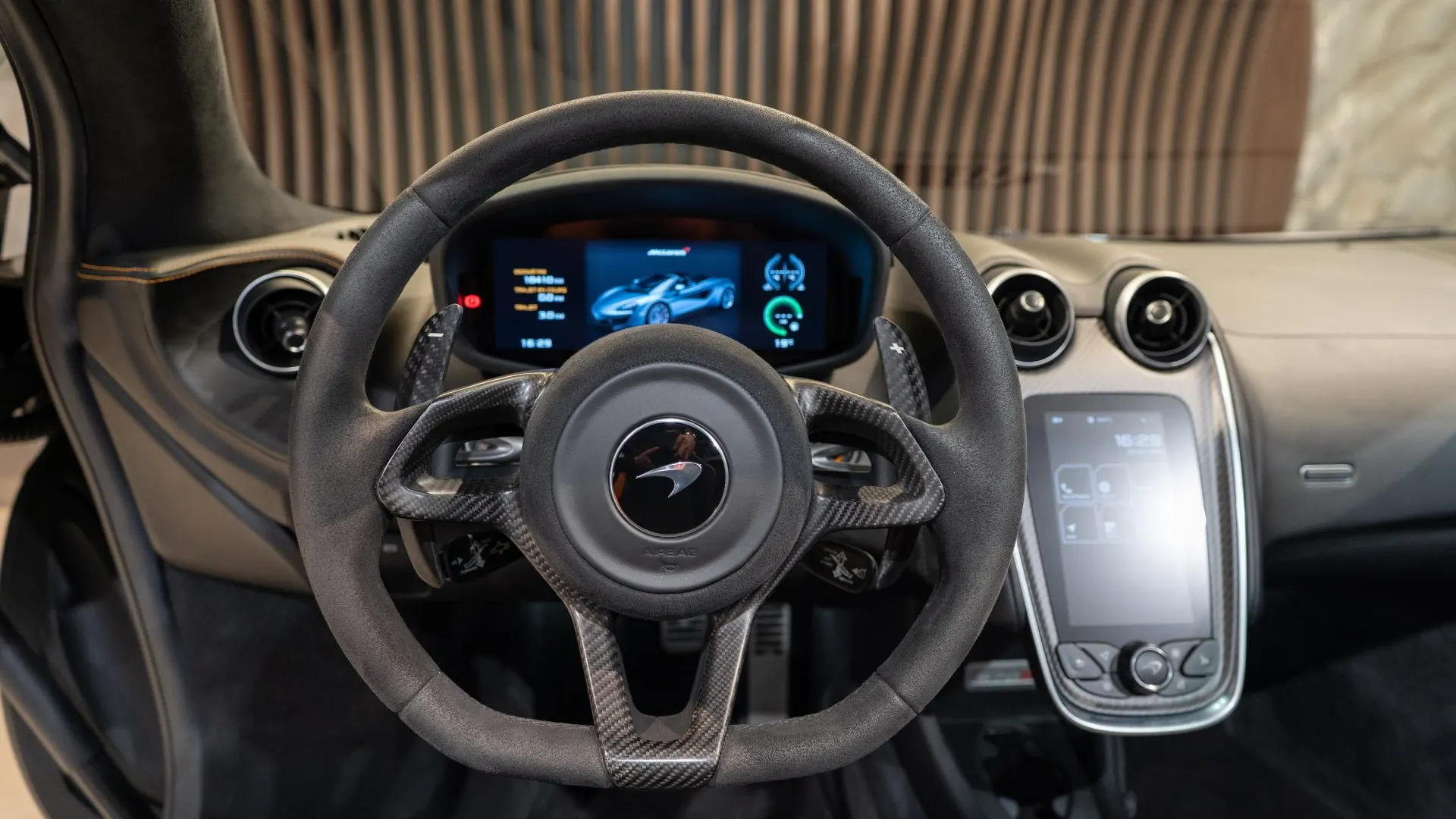 McLaren 570S — photo 7