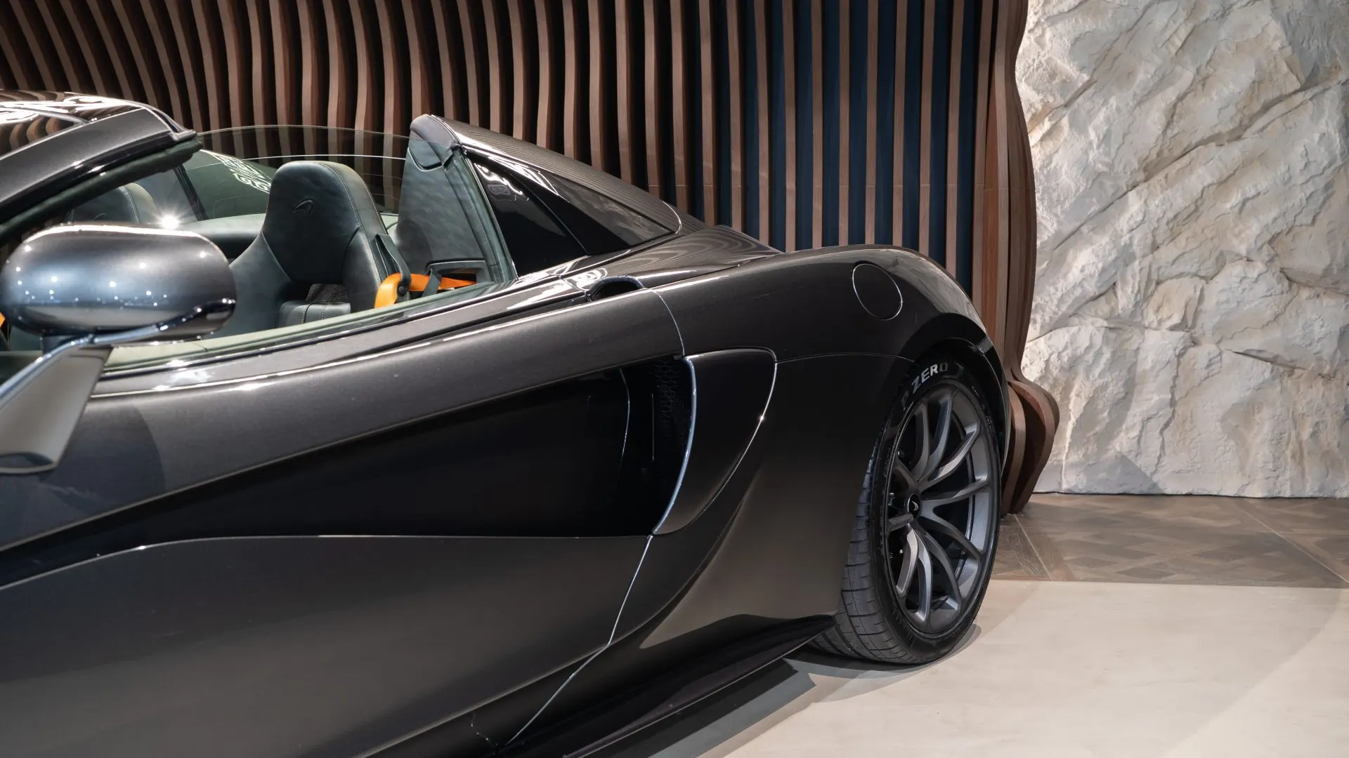 McLaren 570S — photo 34