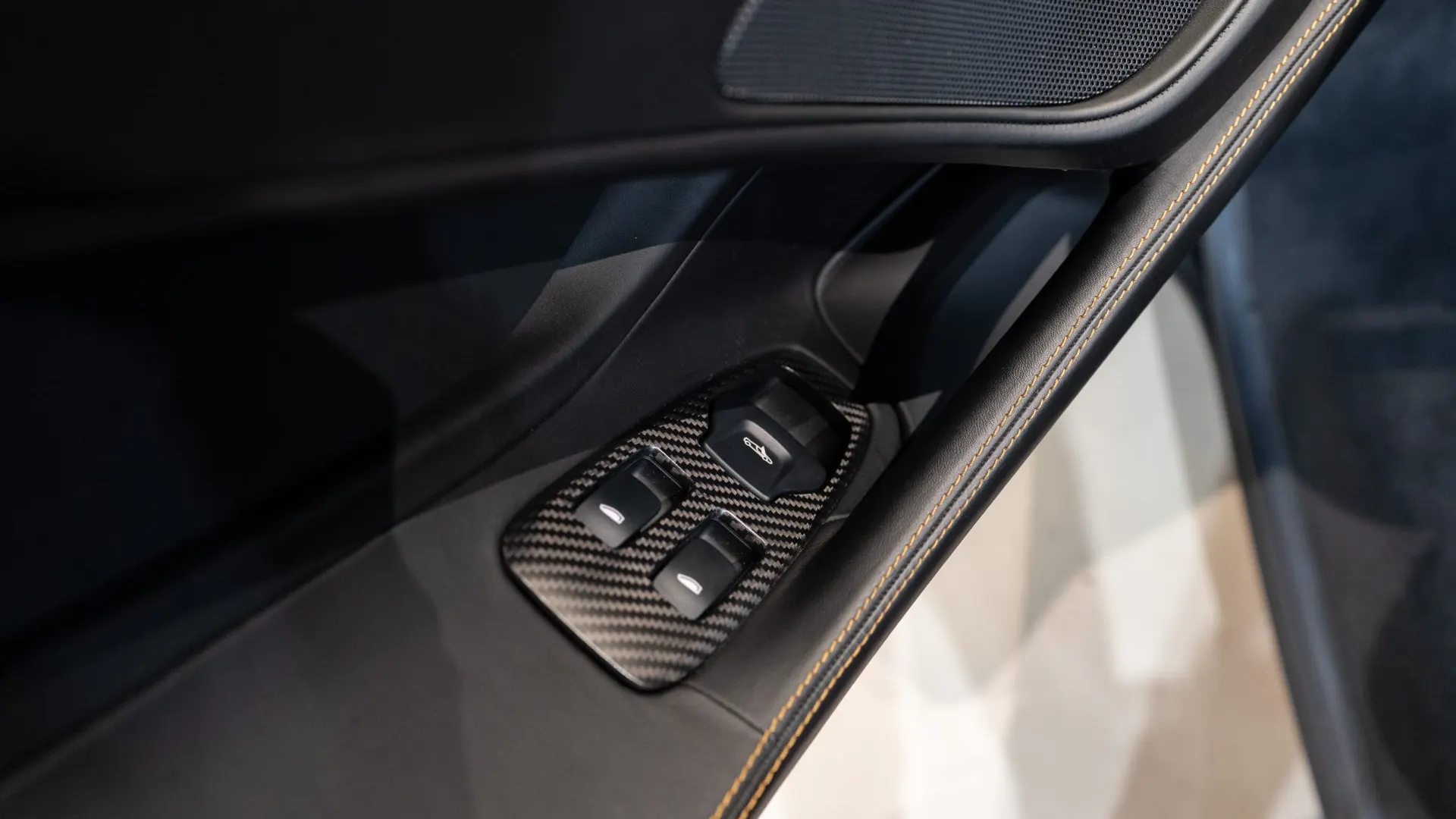 McLaren 570S — photo 14