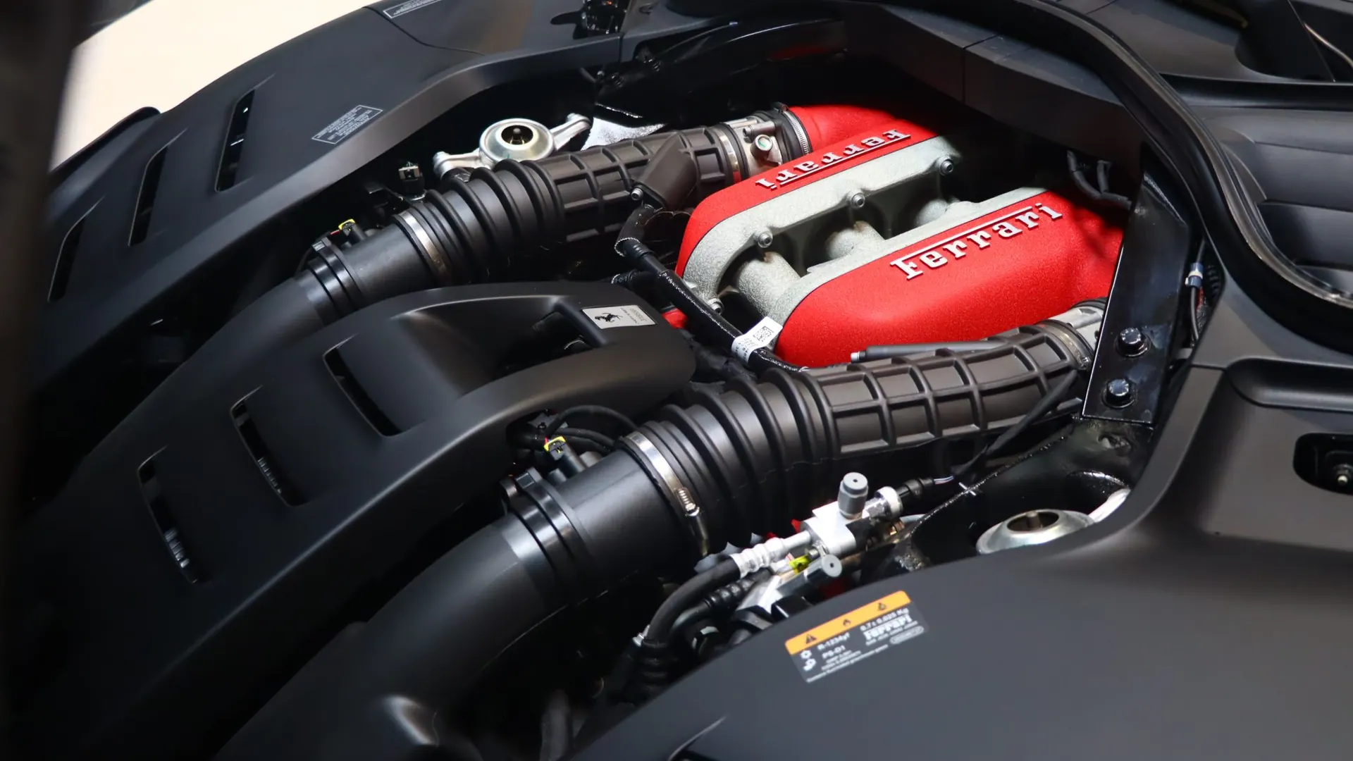 Ferrari Purosangue — photo 40