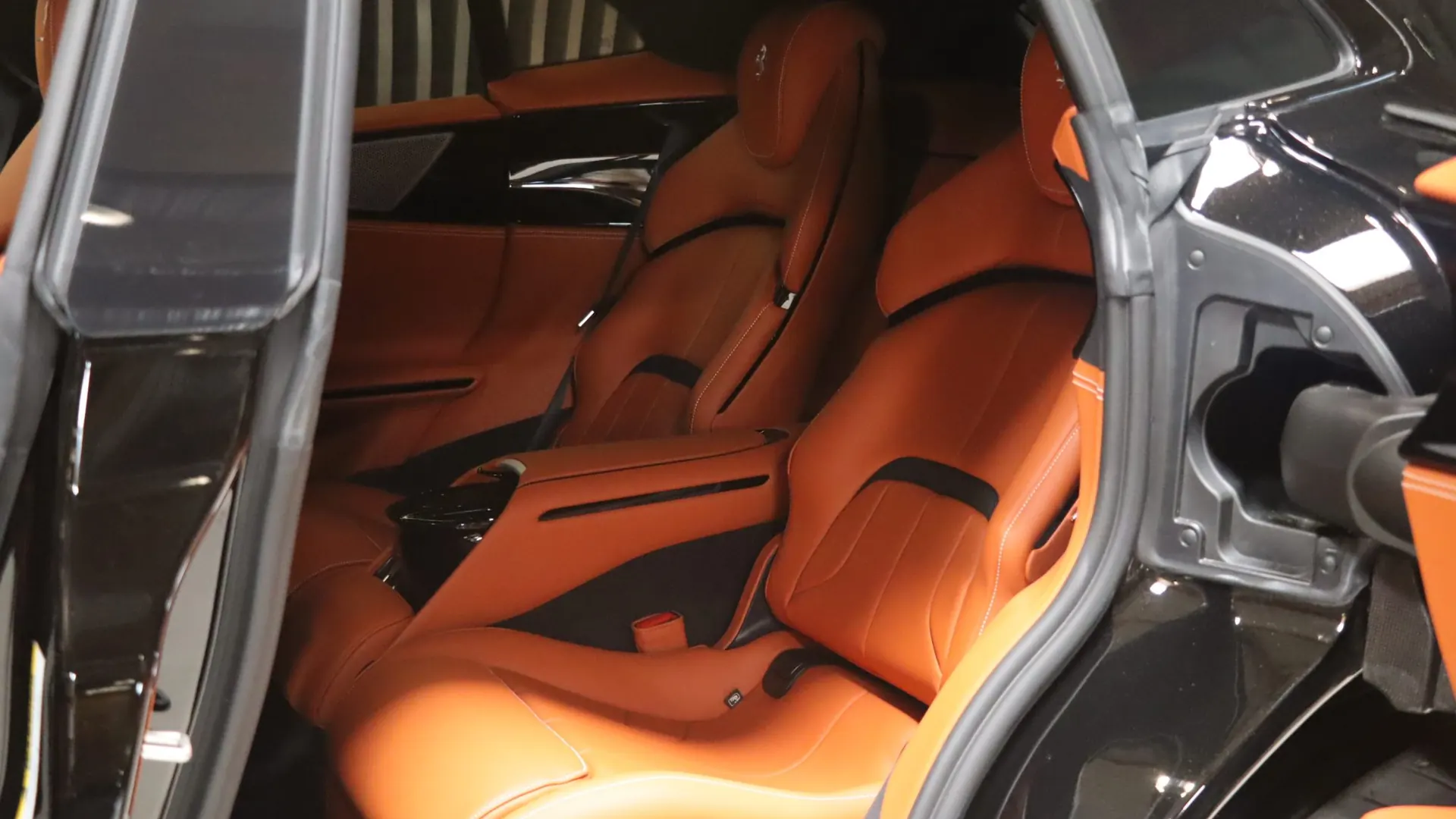 Ferrari Purosangue — photo 32