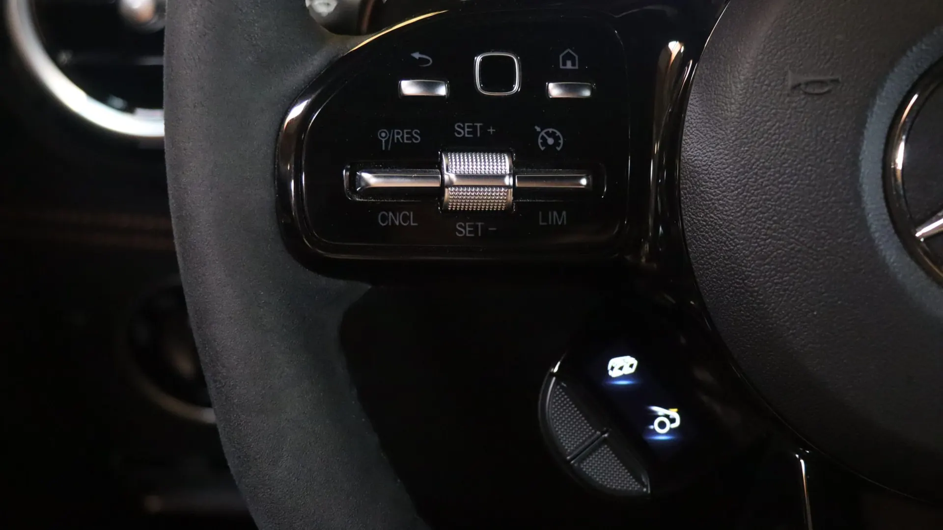 Mercedes-Benz AMG GT — photo 19