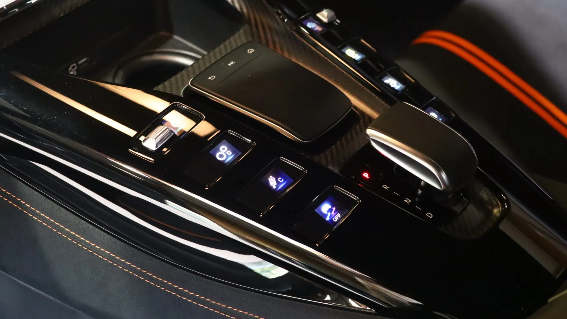 Mercedes-Benz AMG GT — photo 31