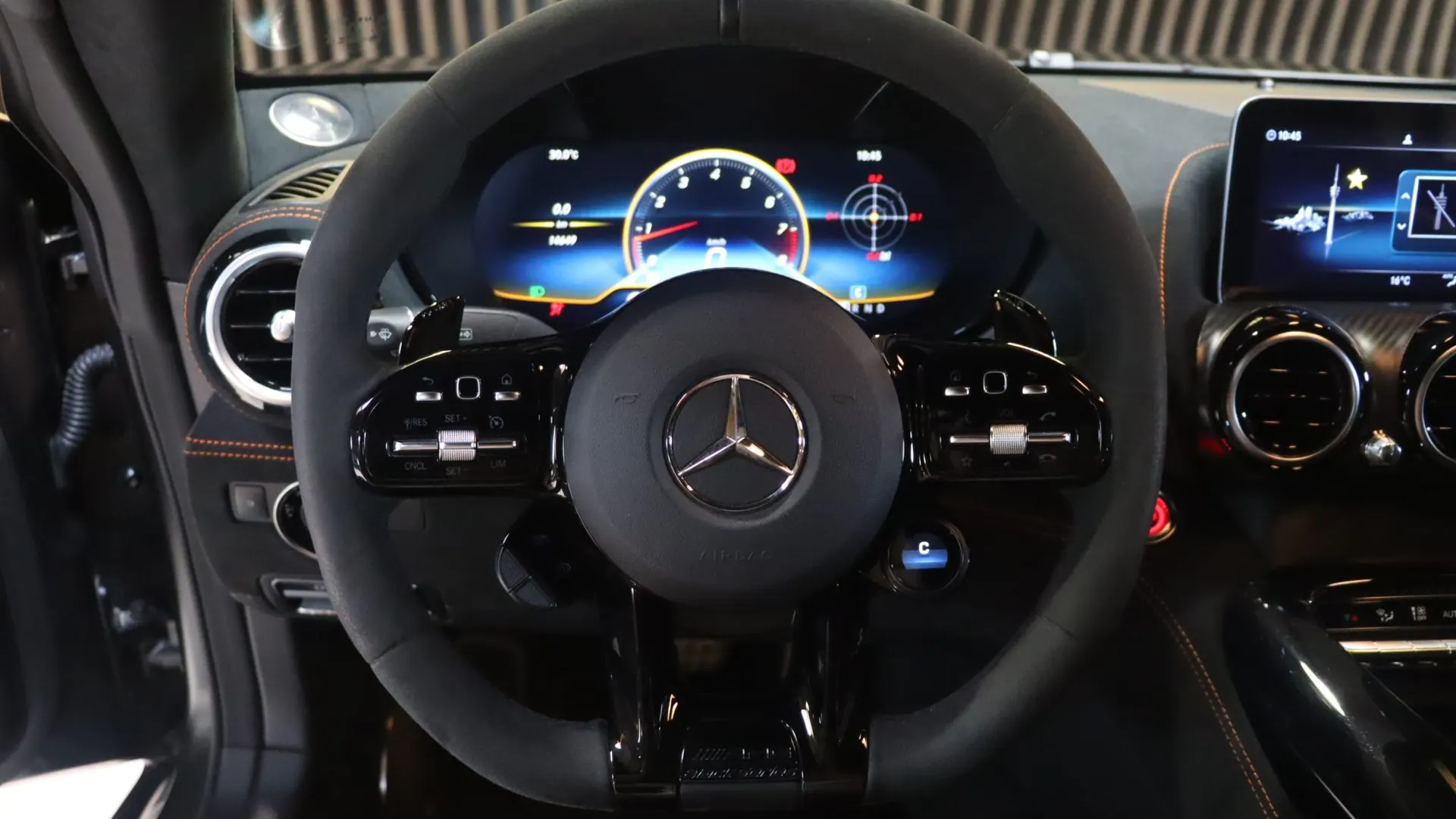 Mercedes-Benz AMG GT — photo 9