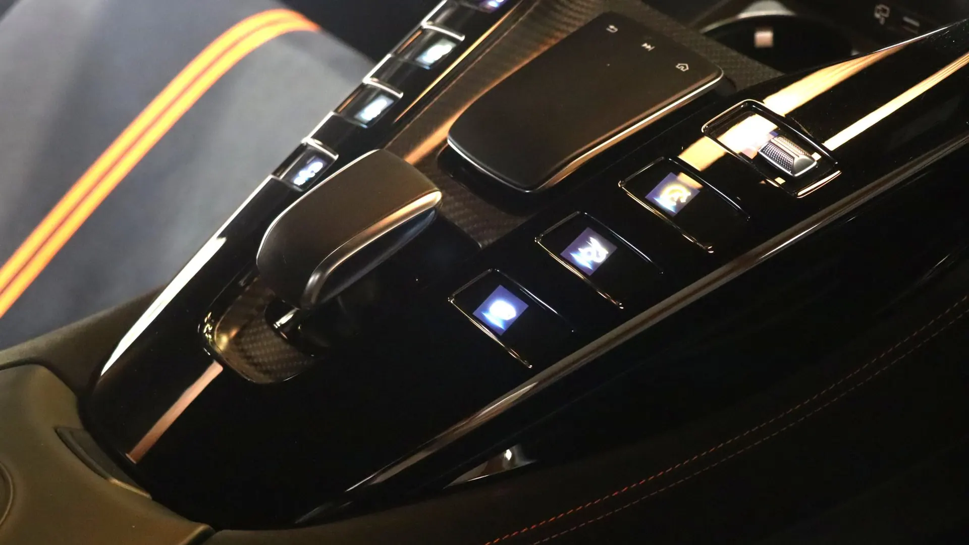 Mercedes-Benz AMG GT — photo 32
