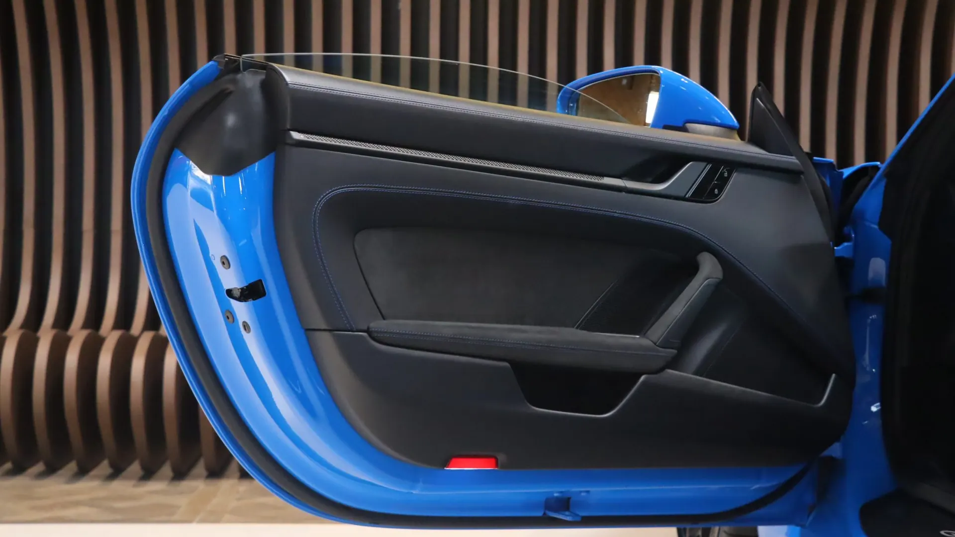 Porsche 911 — photo 10