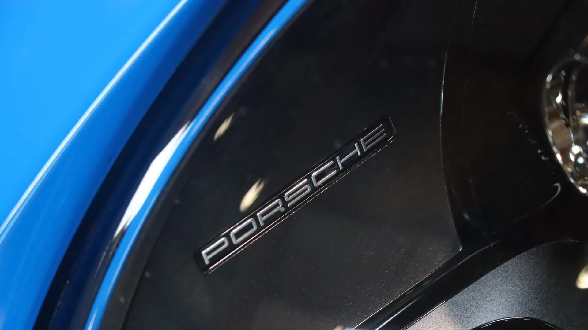 Porsche 911 — photo 43