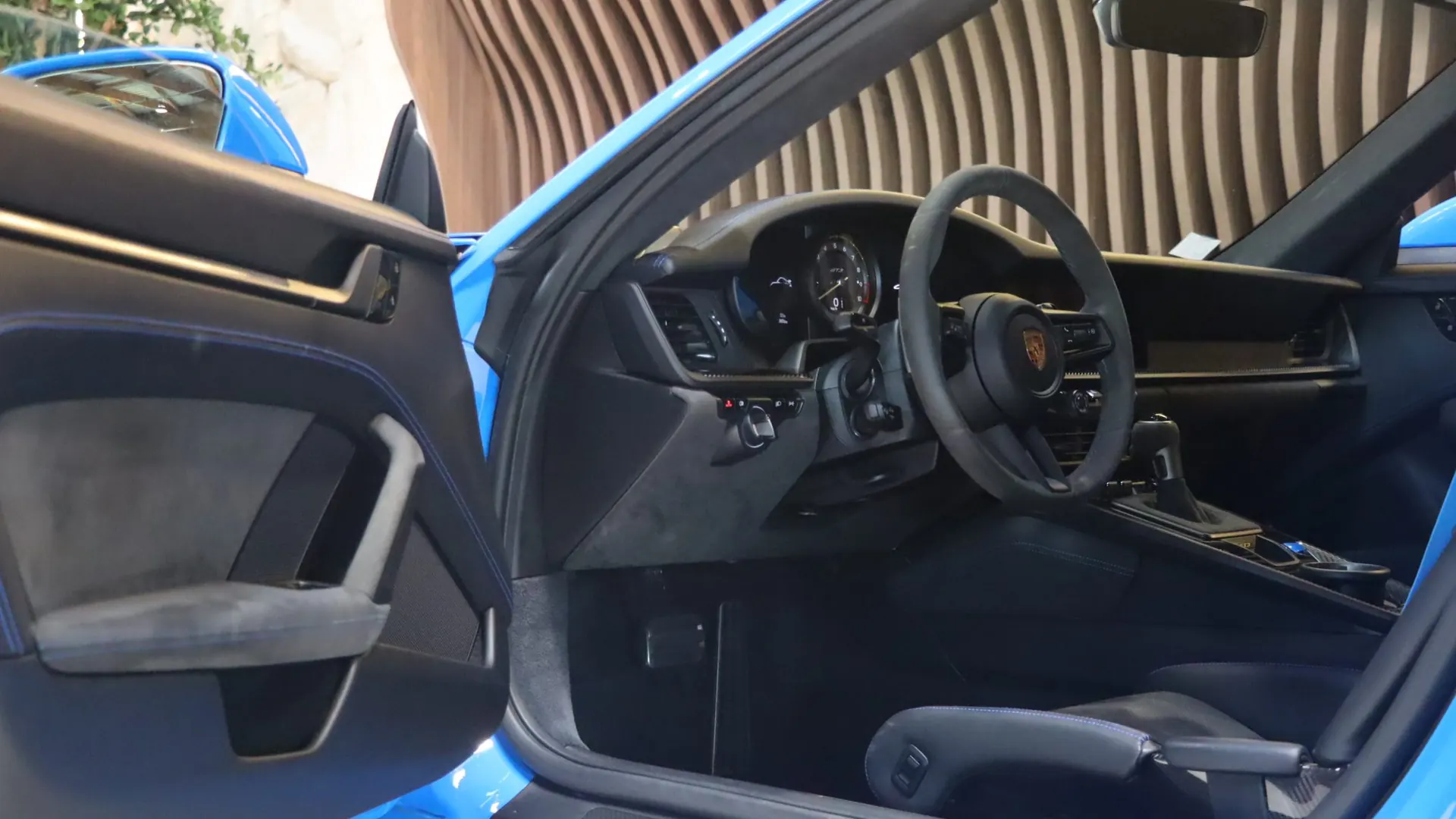 Porsche 911 — photo 8
