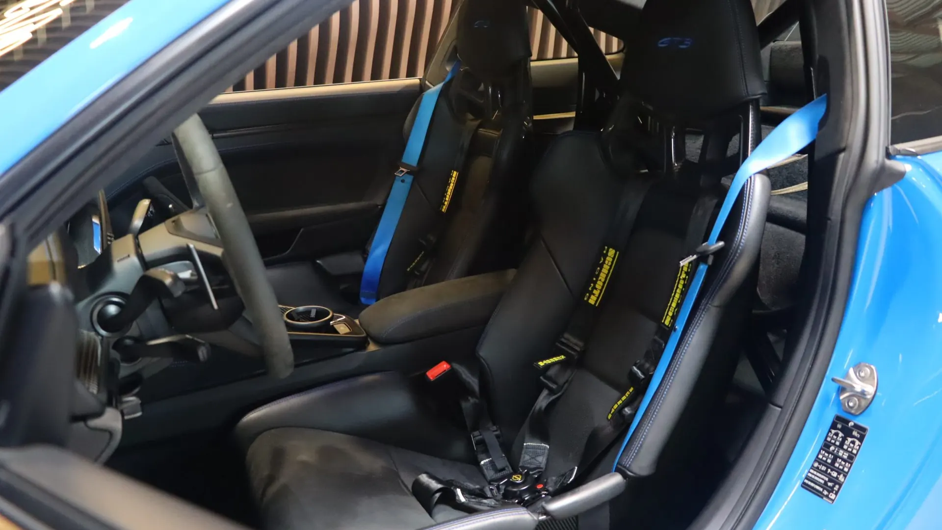 Porsche 911 — photo 6