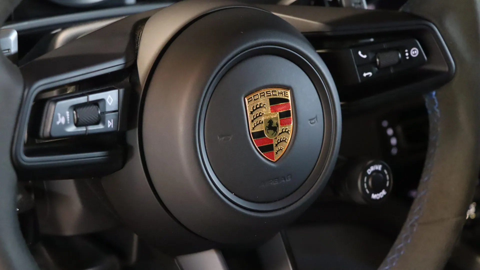 Porsche 911 — photo 23
