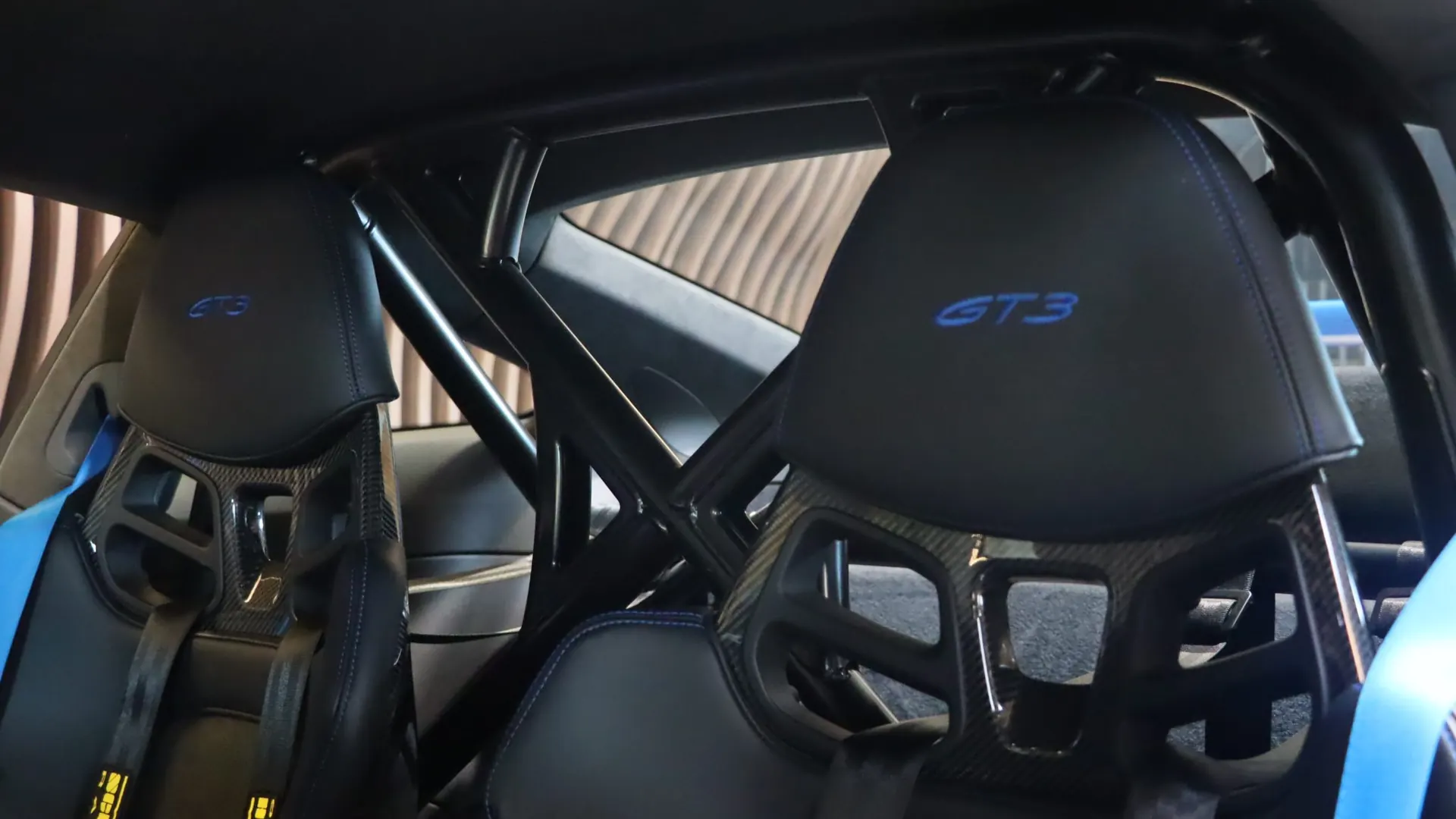 Porsche 911 — photo 37