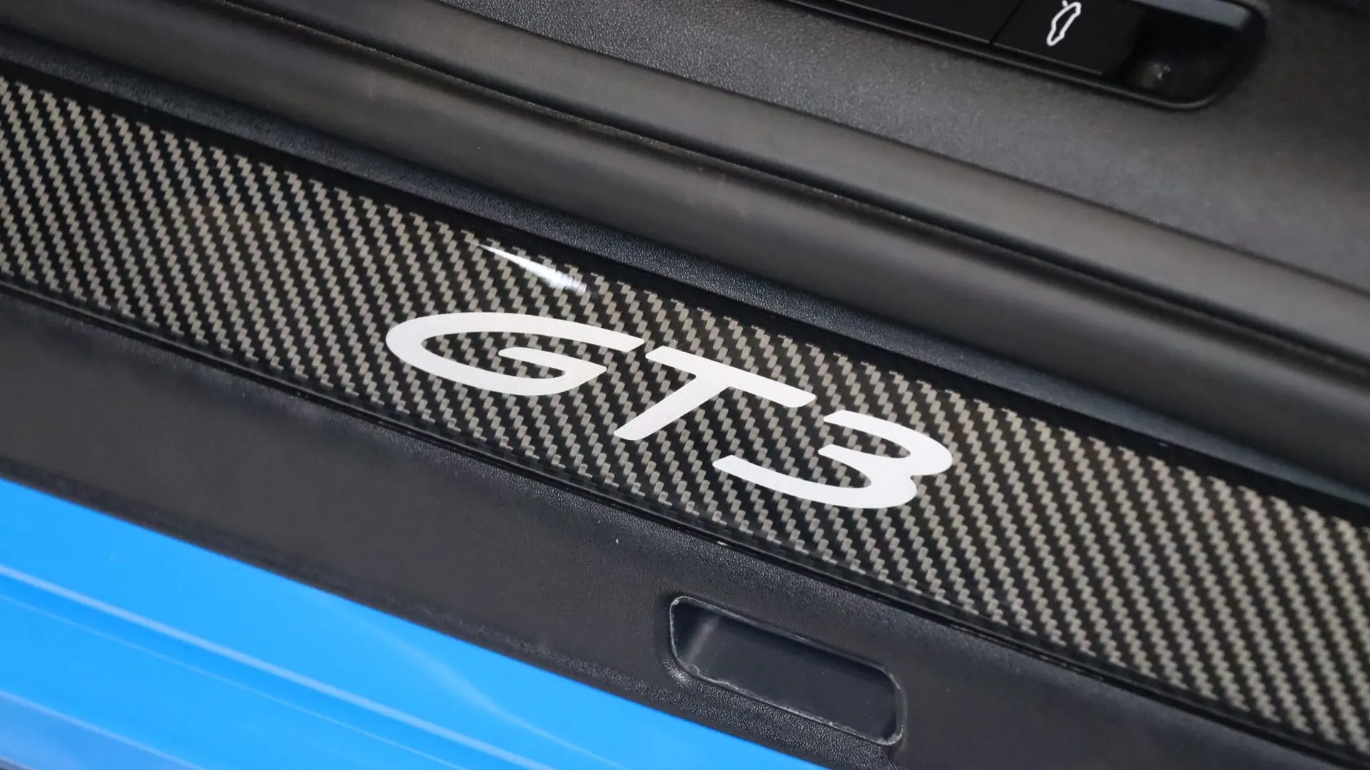 Porsche 911 — photo 13