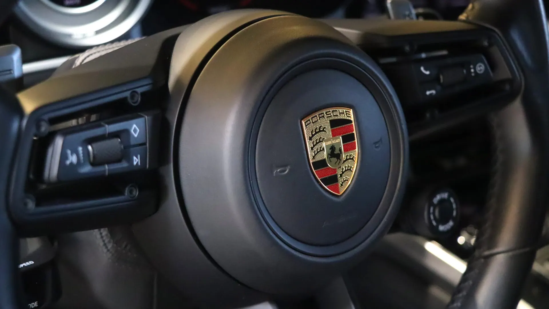 Porsche 911 — photo 24