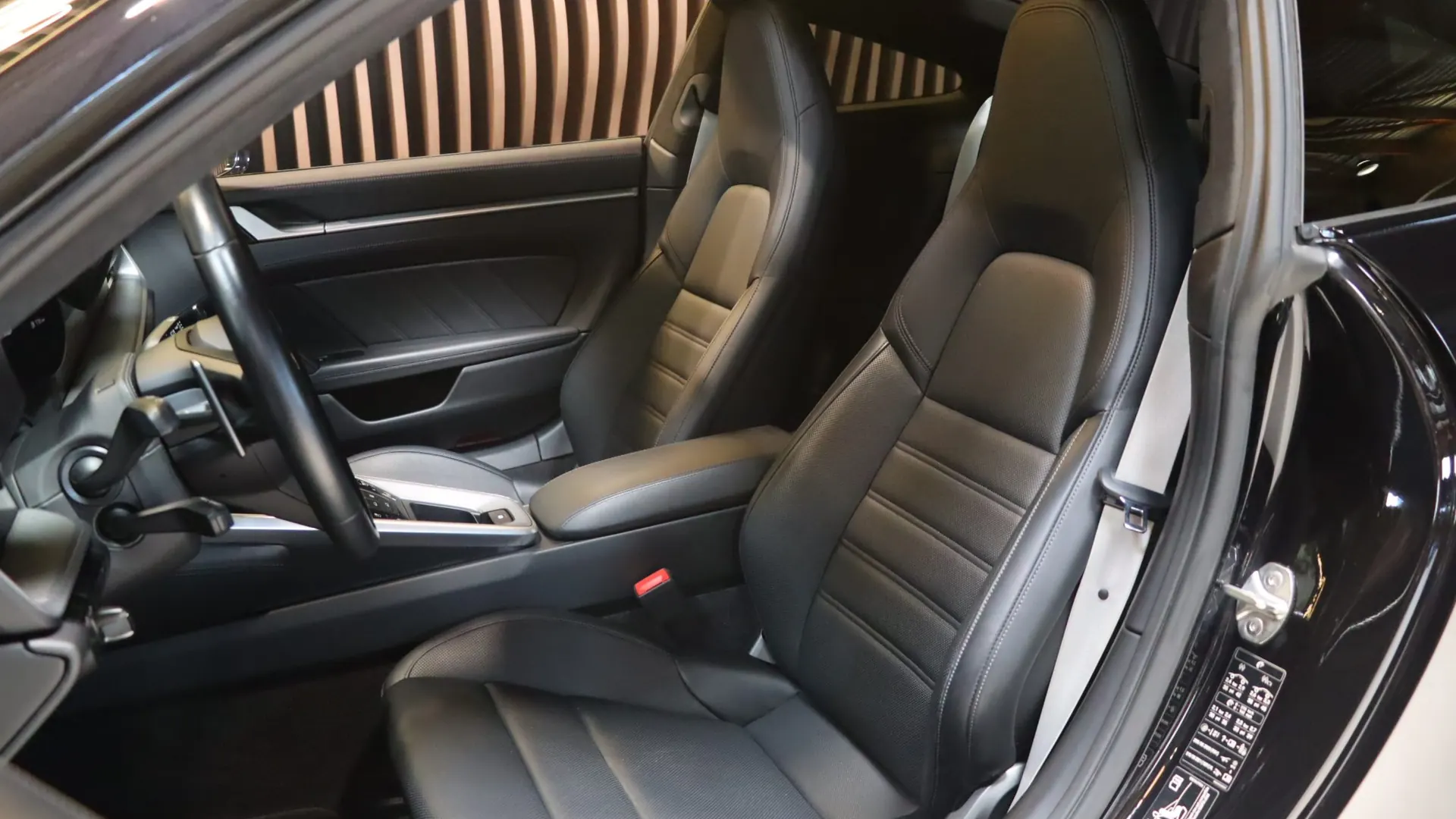Porsche 911 — photo 6